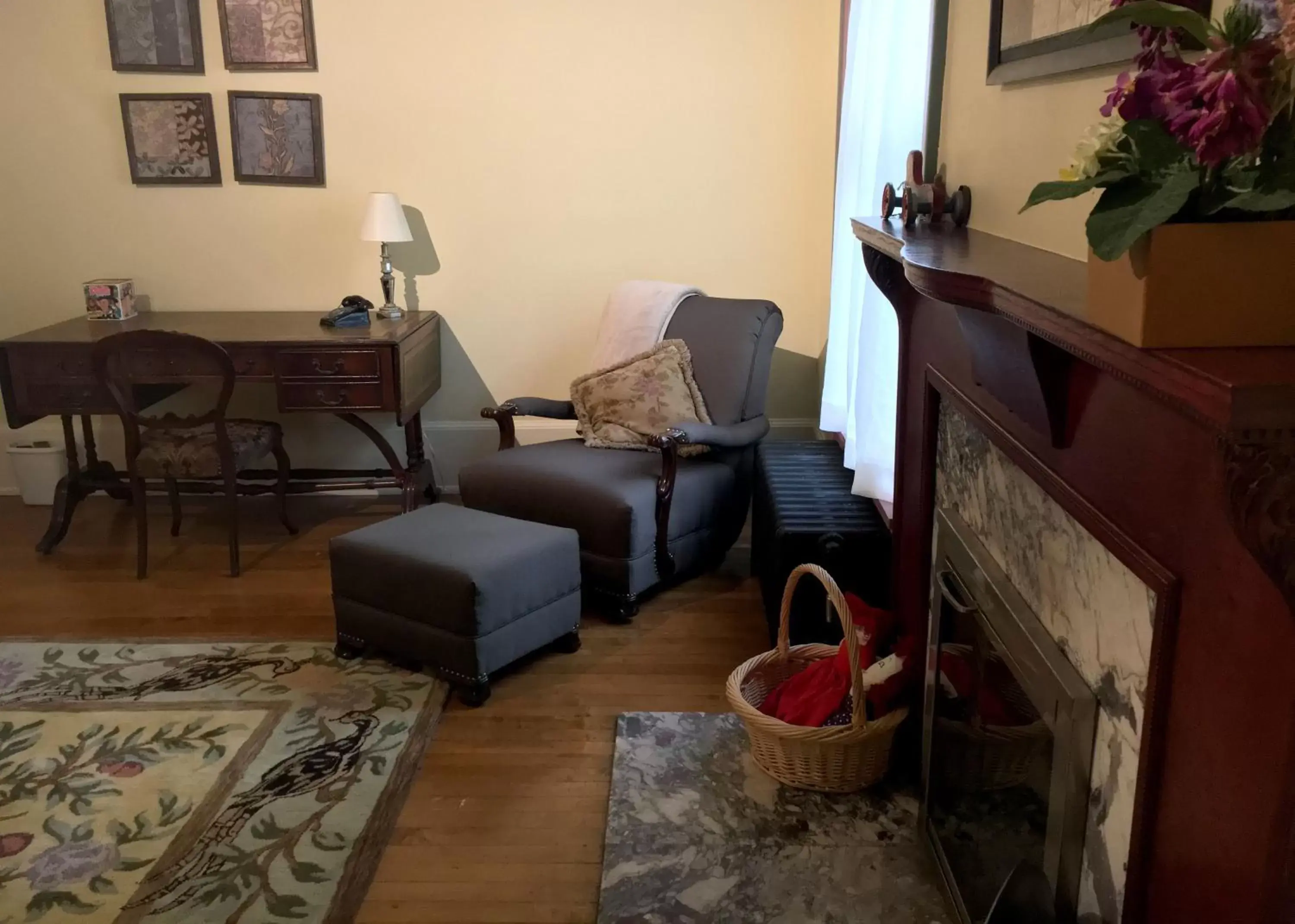 Bedroom, Seating Area in The Parsonage Inn B&B