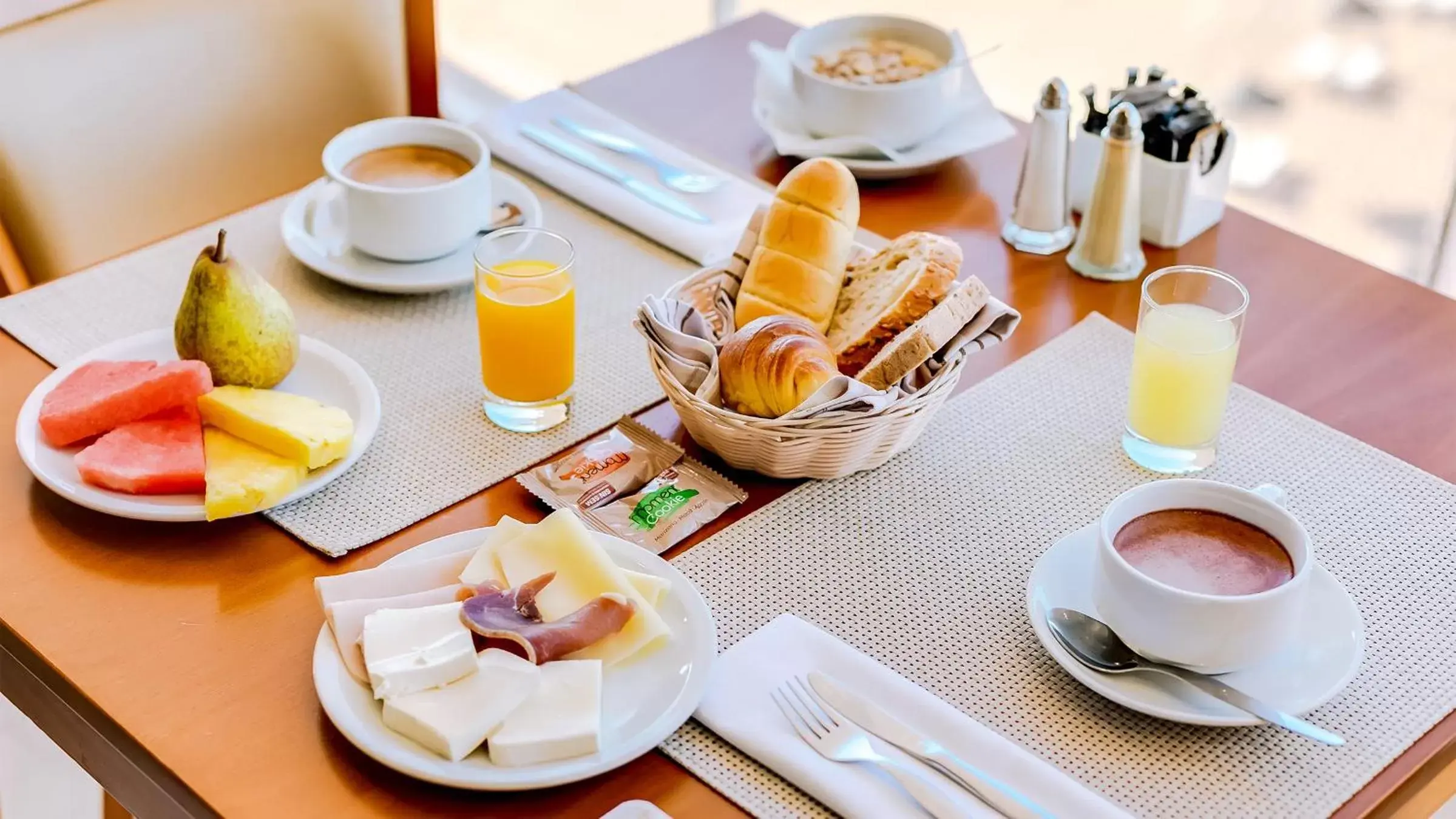Food and drinks, Breakfast in Hotel Sol e Mar Albufeira - Adults Only