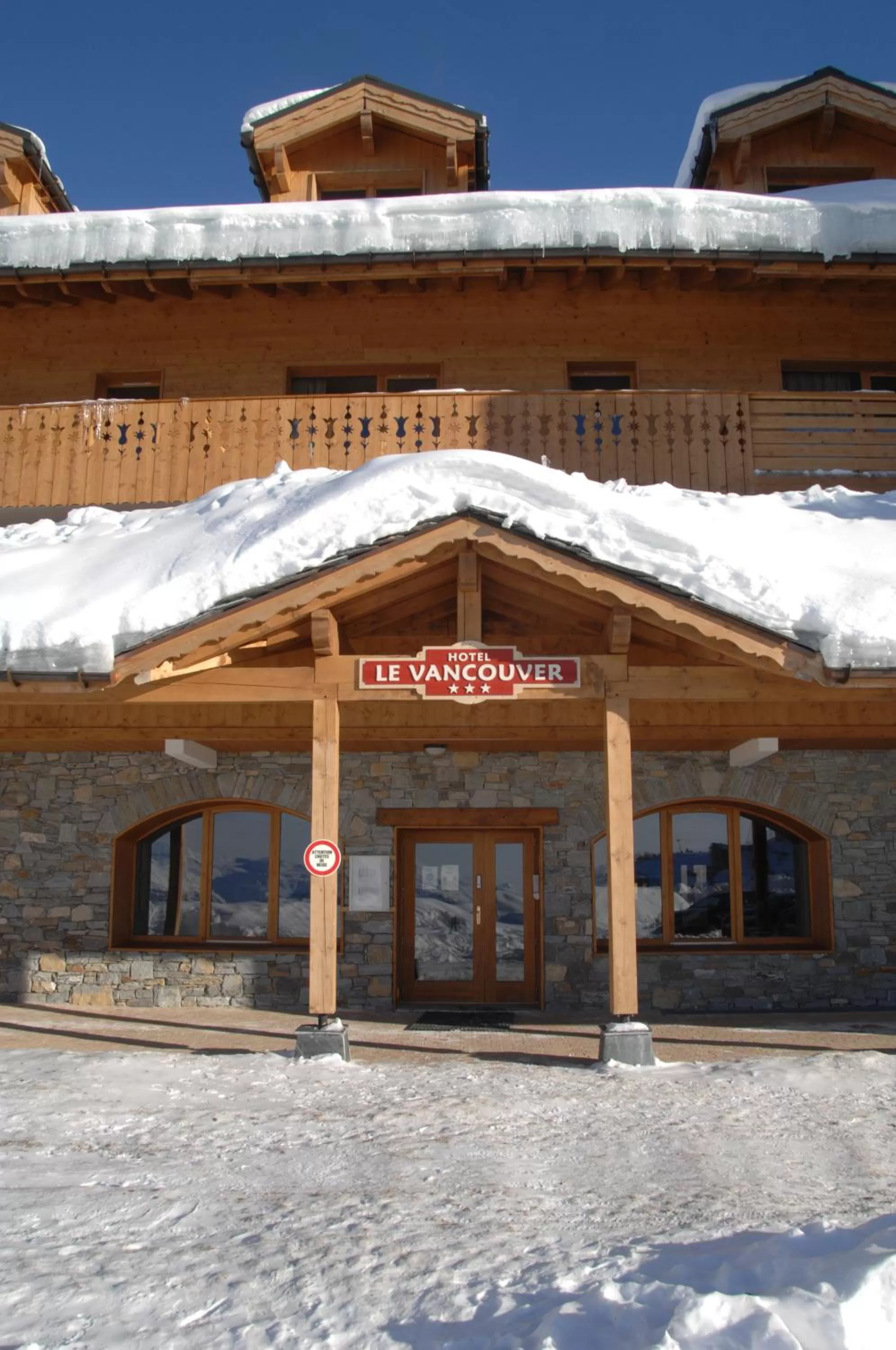 Facade/entrance in Le Vancouver