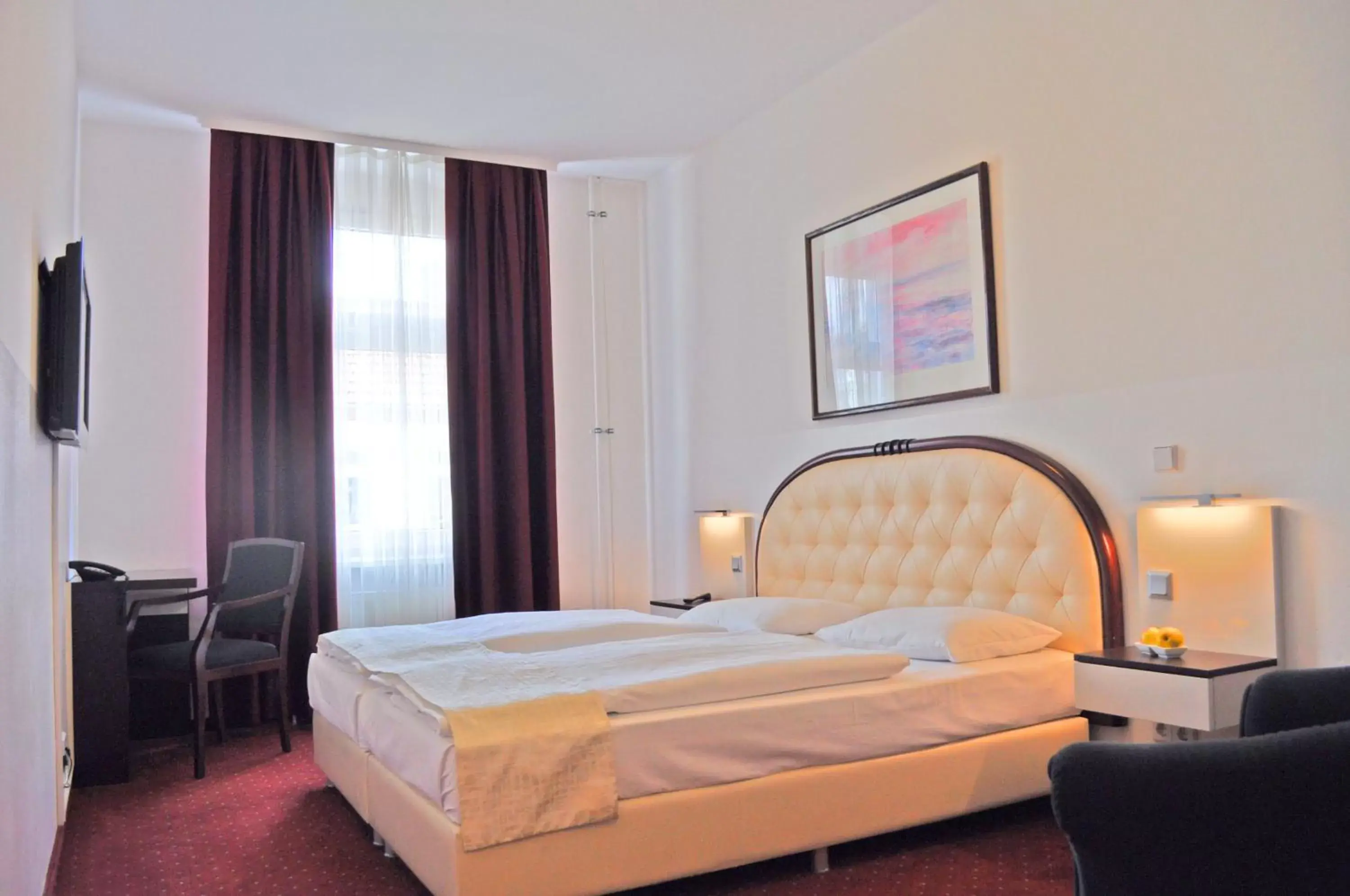 Day, Bed in Hotel Prens Berlin