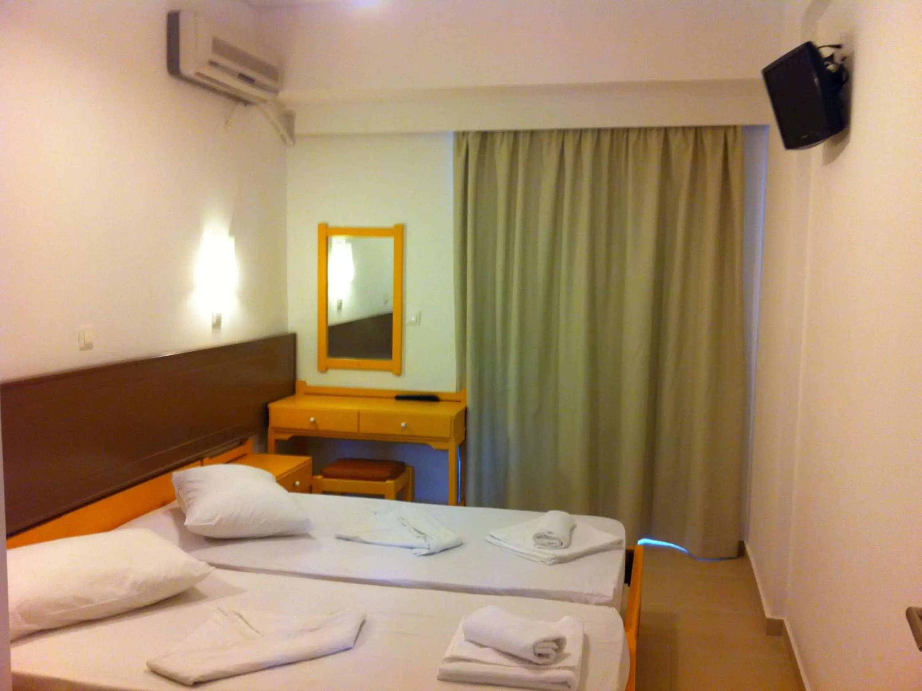 Bedroom, Bed in Fantasia Hotel Apartments