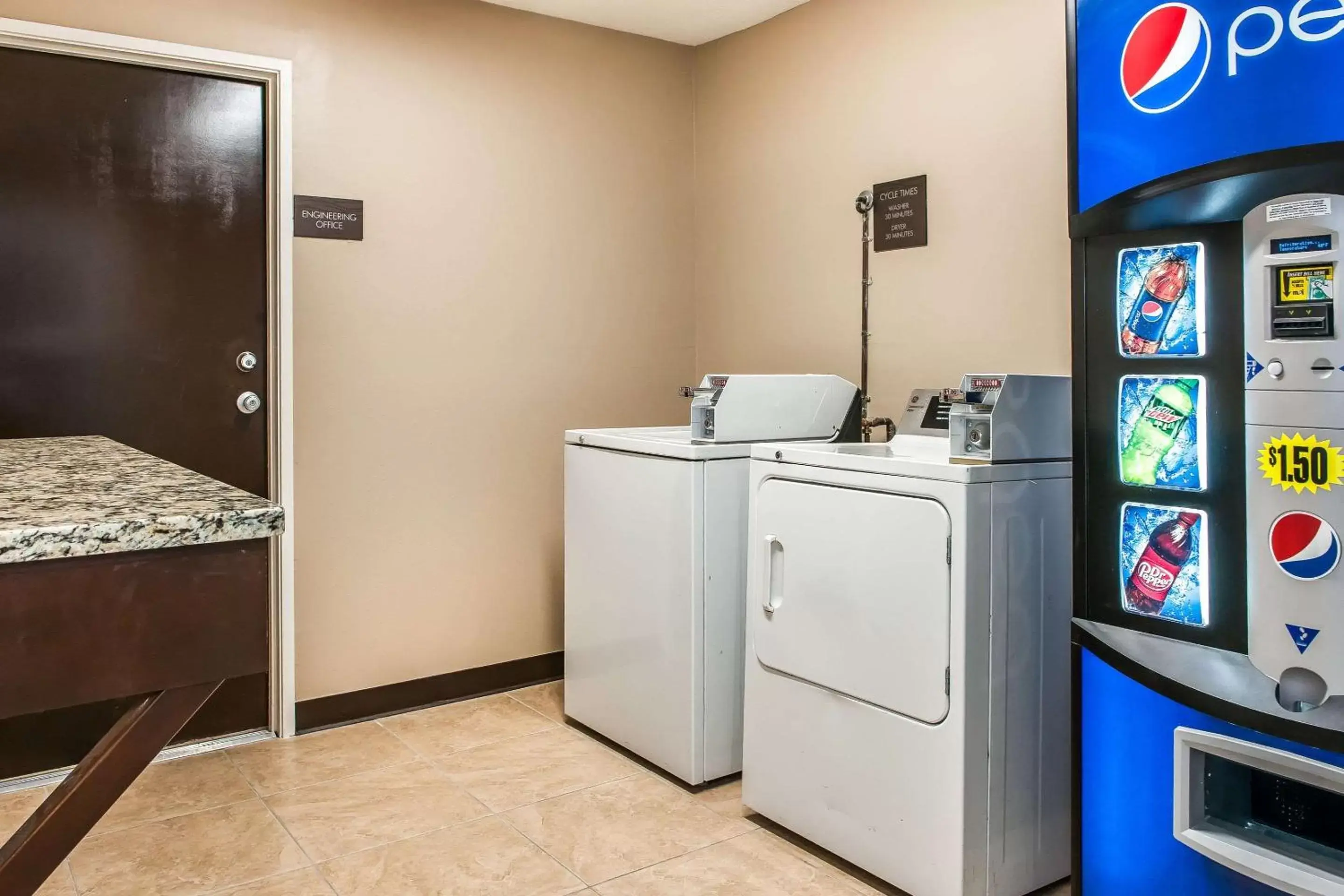 On site, Kitchen/Kitchenette in Comfort Inn & Suites Mount Sterling