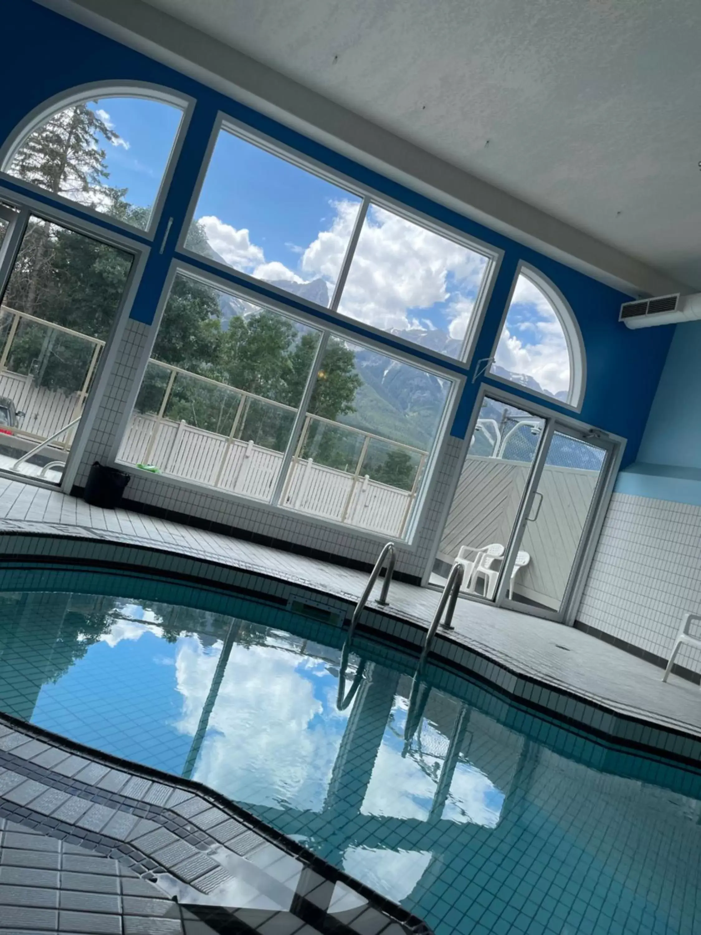 Swimming Pool in Chateau Canmore