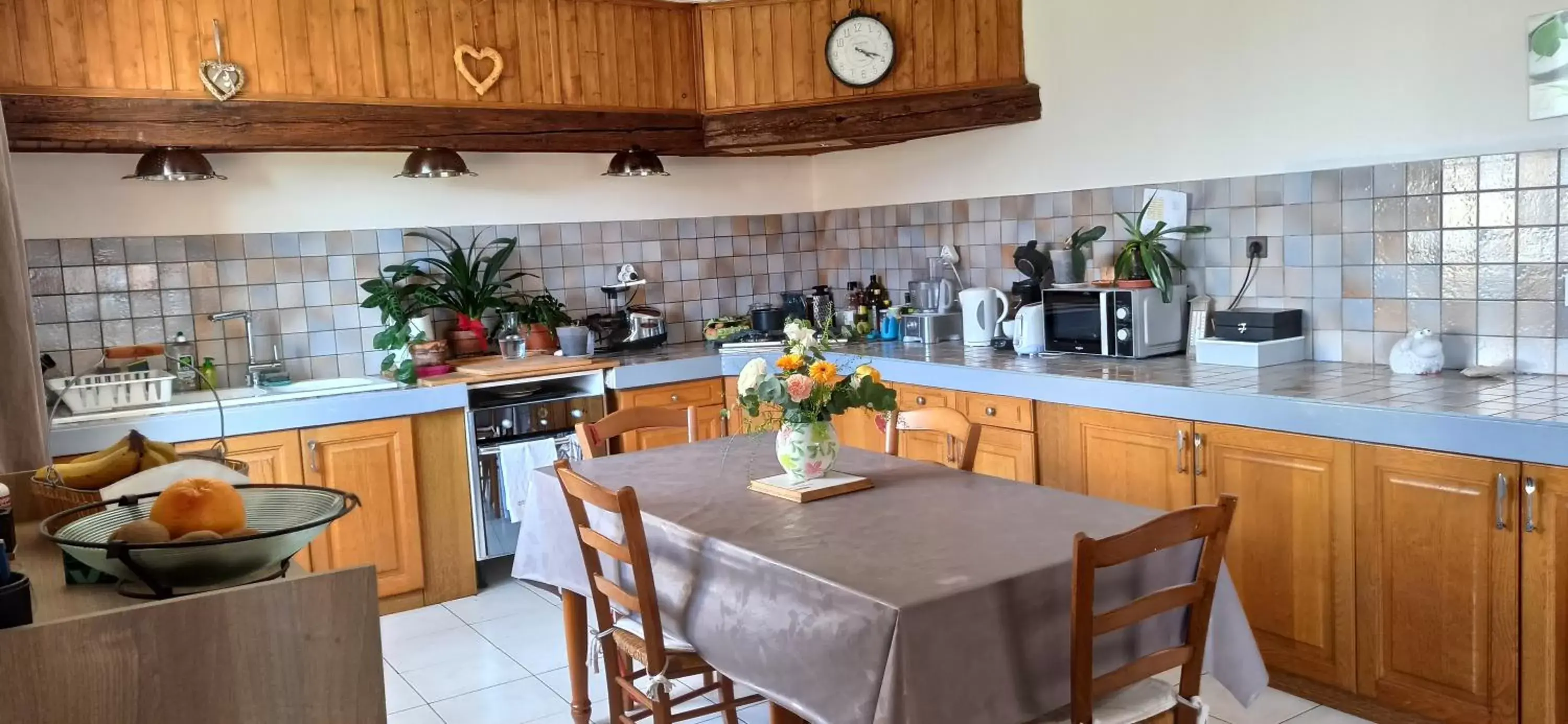 stove, Kitchen/Kitchenette in Maison au calme