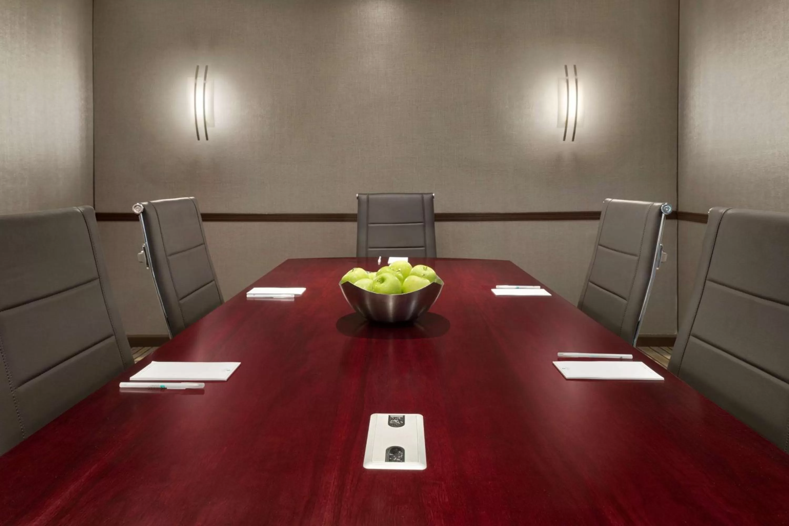 Meeting/conference room in Embassy Suites by Hilton Lompoc Central Coast