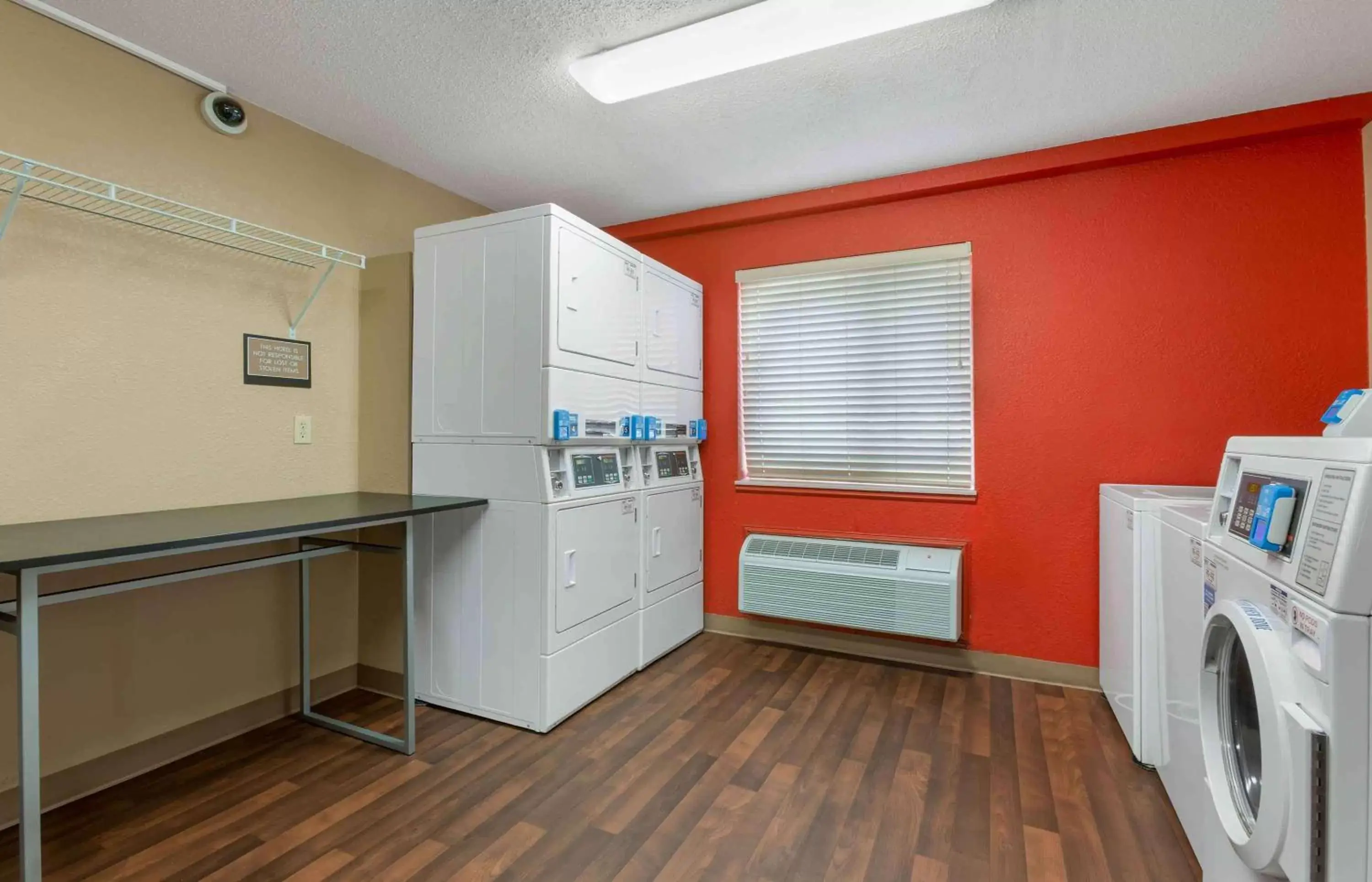 Property building, Kitchen/Kitchenette in Extended Stay America Suites - Toledo - Maumee