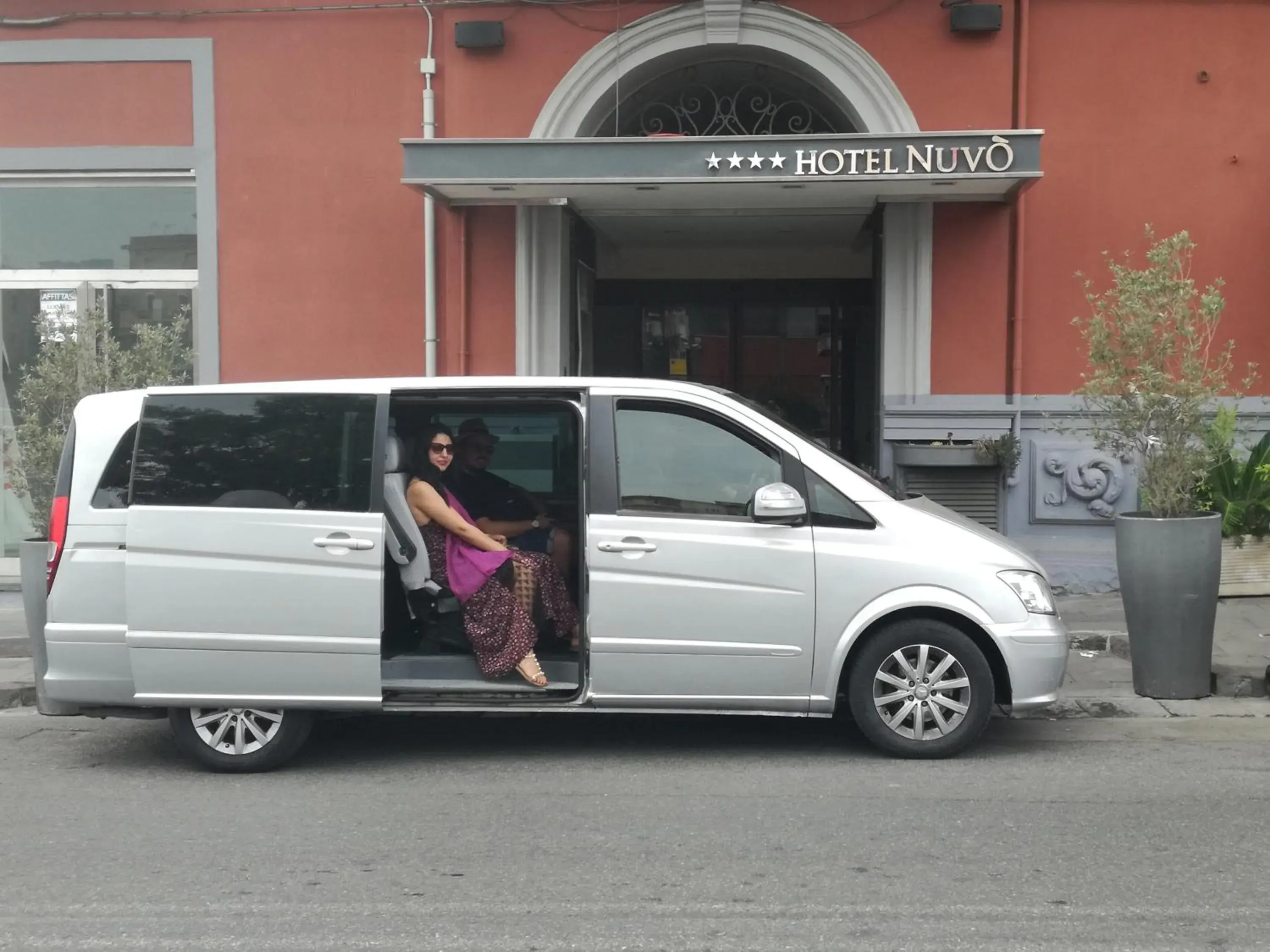 Facade/entrance in Hotel Nuvò Facade/entrance in Hotel Nuvò