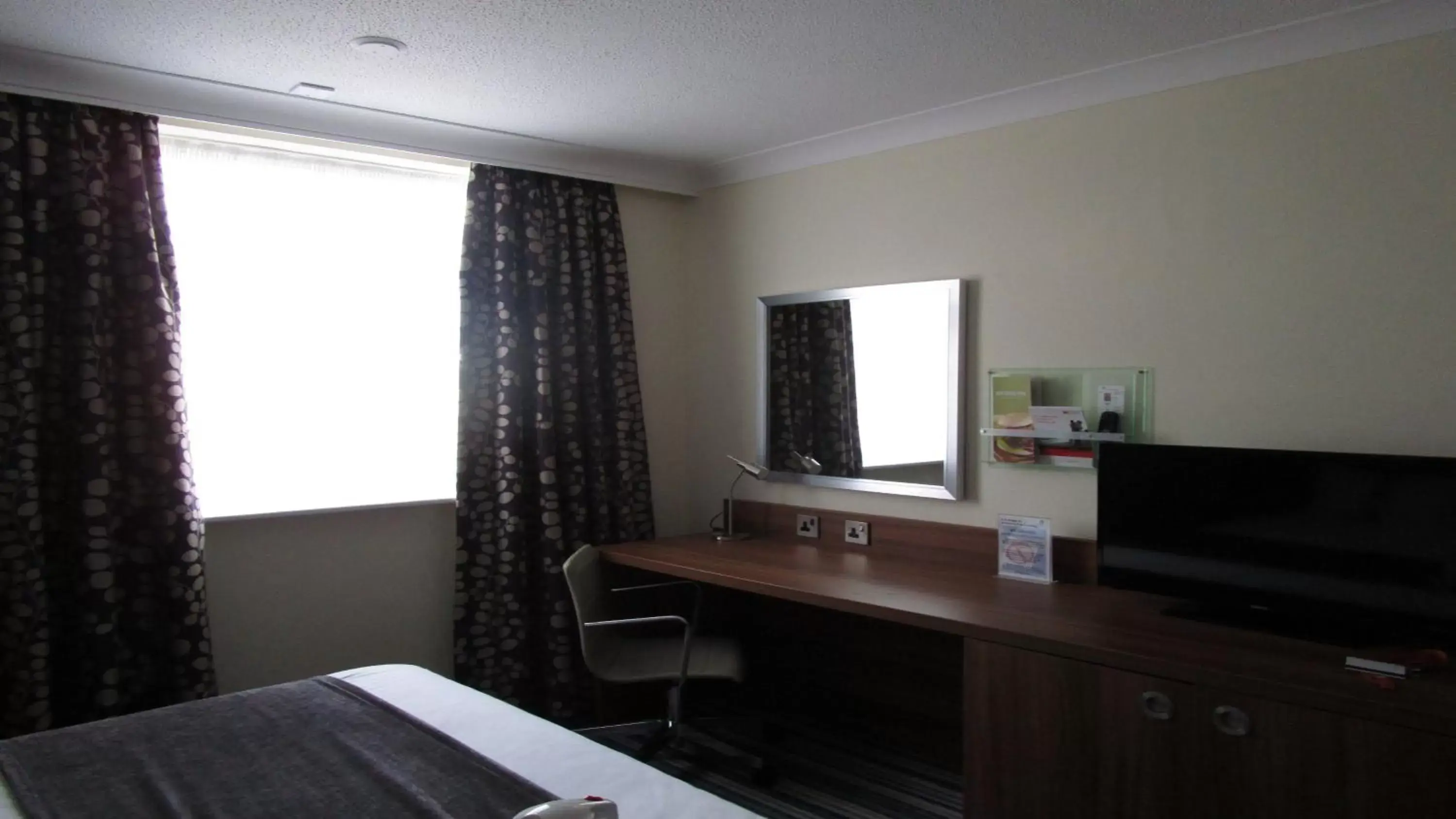 Photo of the whole room, TV/Entertainment Center in Holiday Inn Leeds Garforth, an IHG Hotel