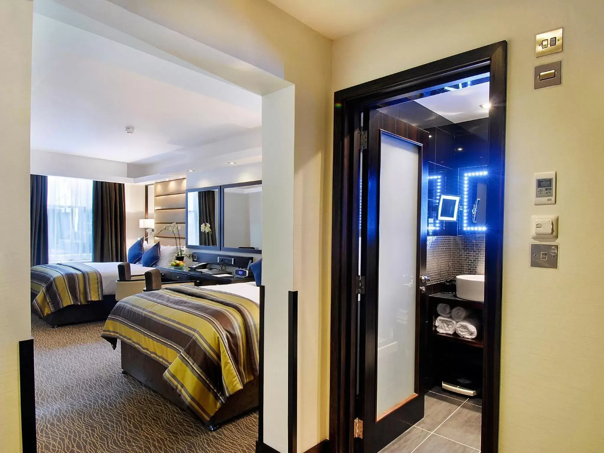 Bed in Park Grand Mayfair Bed in Park Grand Mayfair