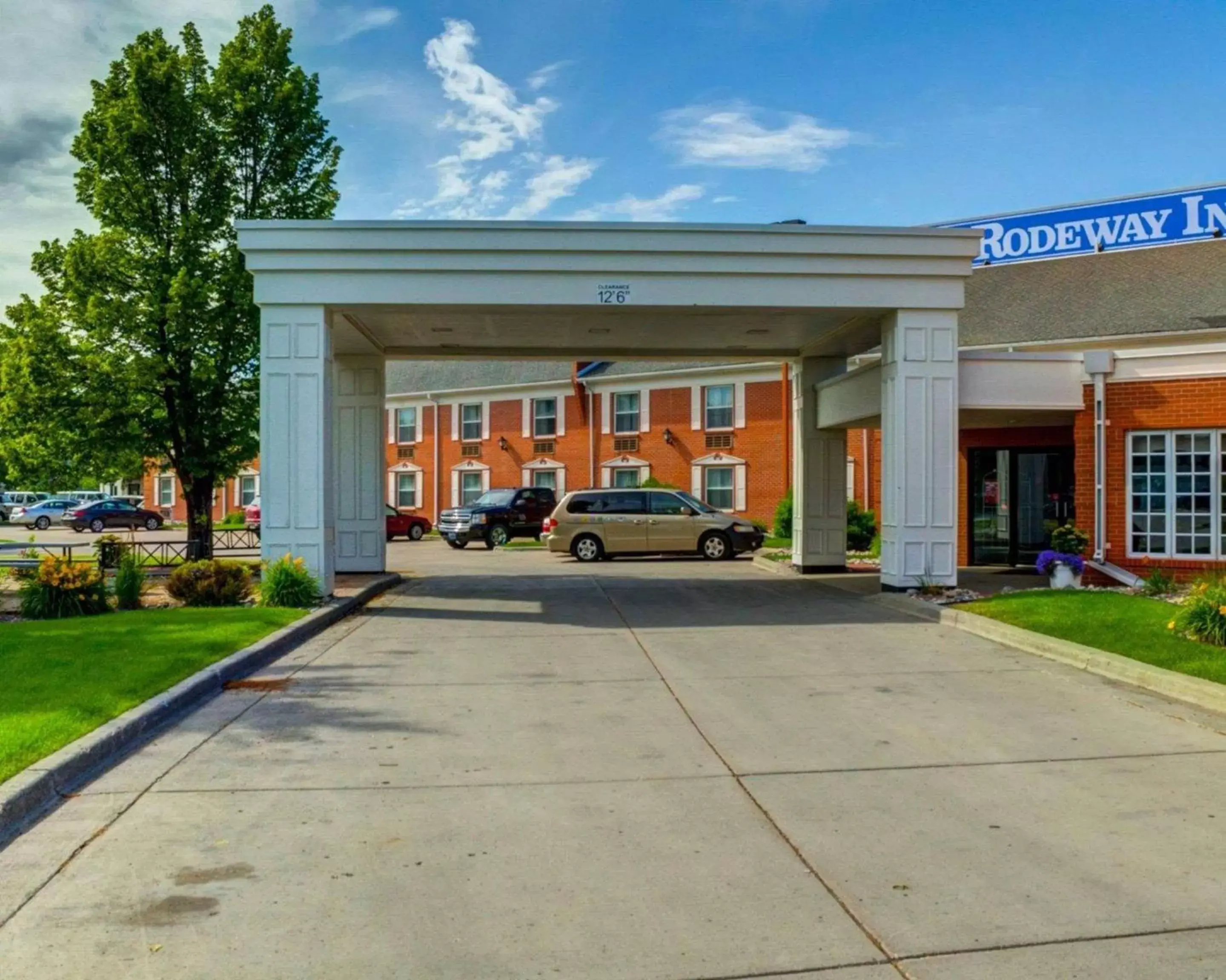 Property Building in Rodeway Inn Columbia Mall Loop