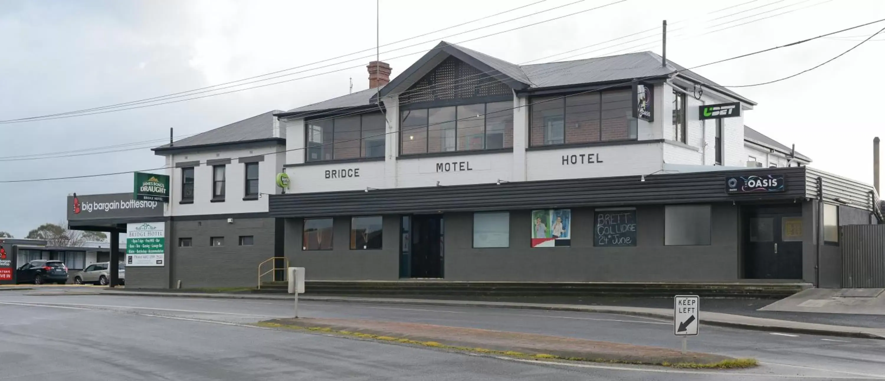 Facade/entrance, Property Building in Bridge Hotel