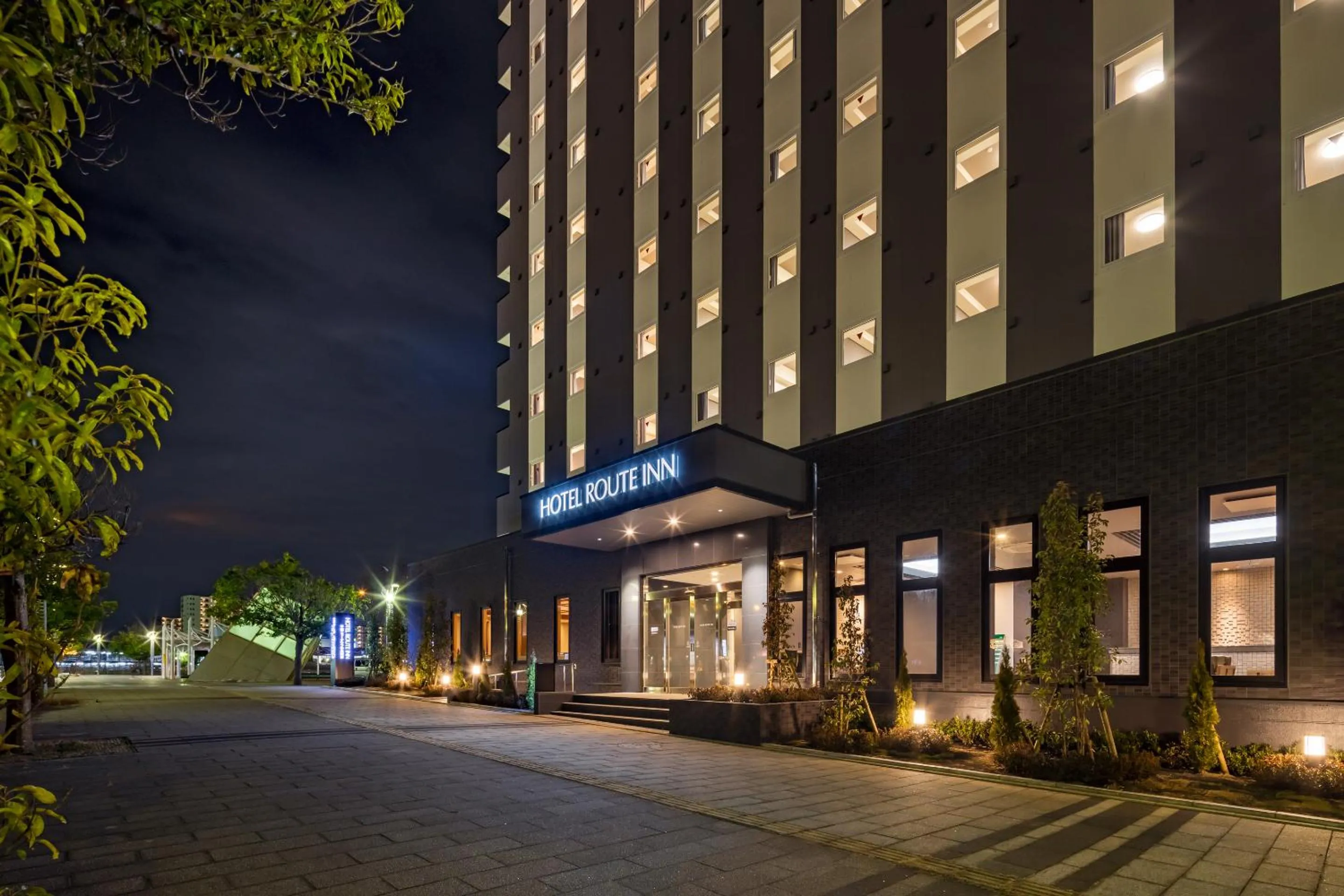 Facade/entrance in Hotel Route Inn Chiba Newtown Chuo Ekimae -Narita Kuko Akusesu Sen-