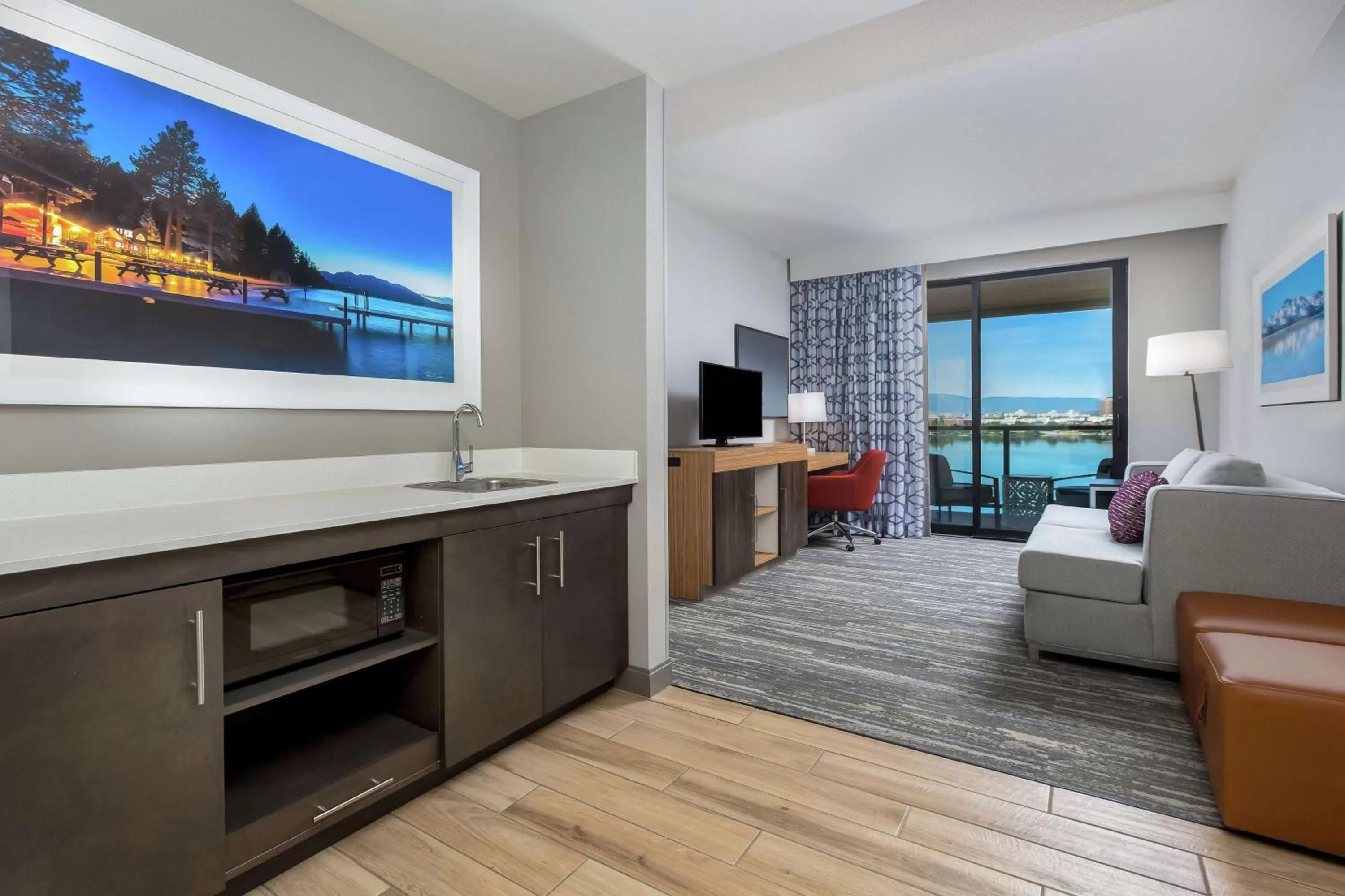 Bedroom in Hampton Inn & Suites Reno/Sparks