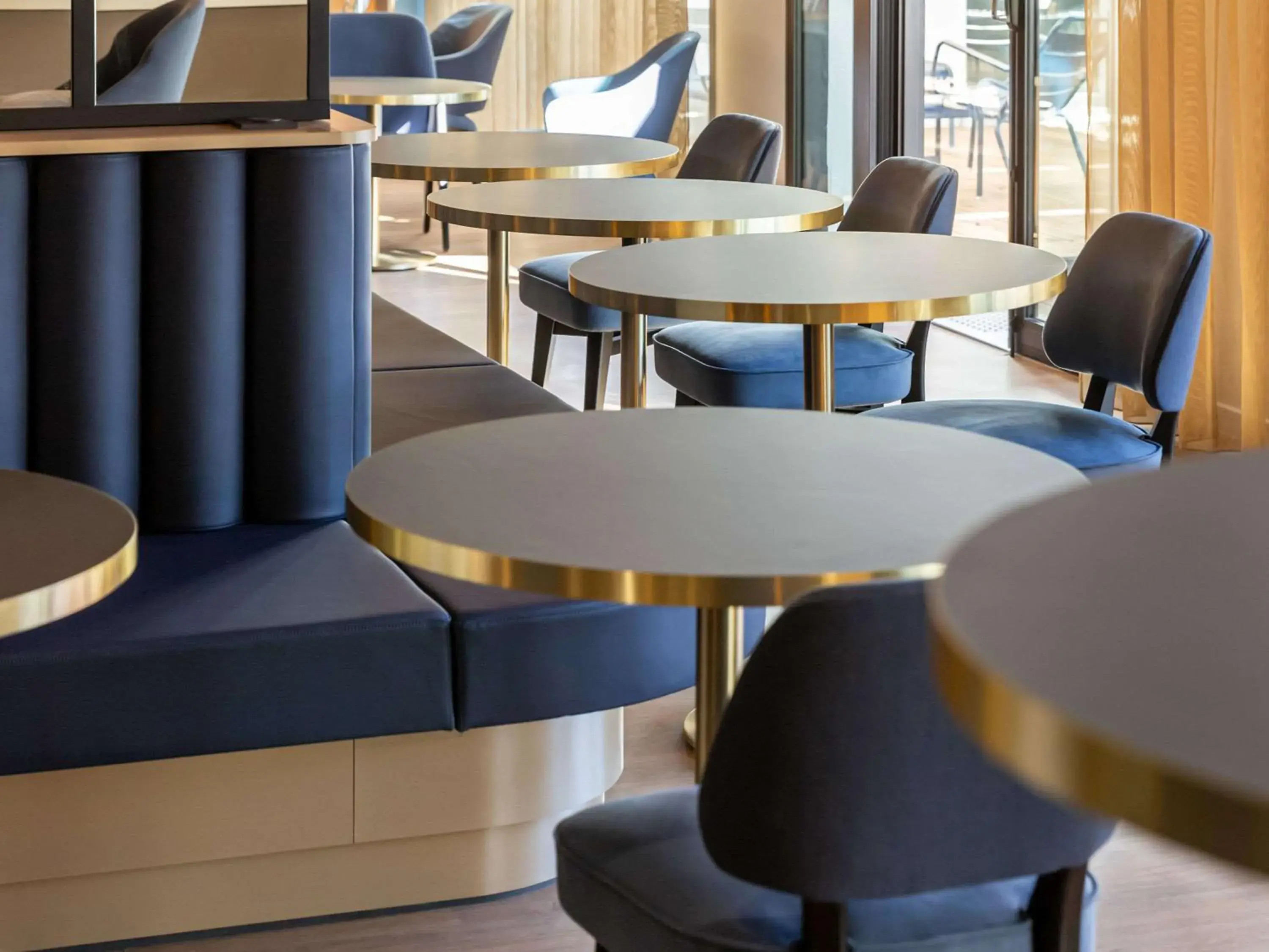 Lounge or bar, Lounge/Bar in Mercure Toulouse Aeroport Blagnac