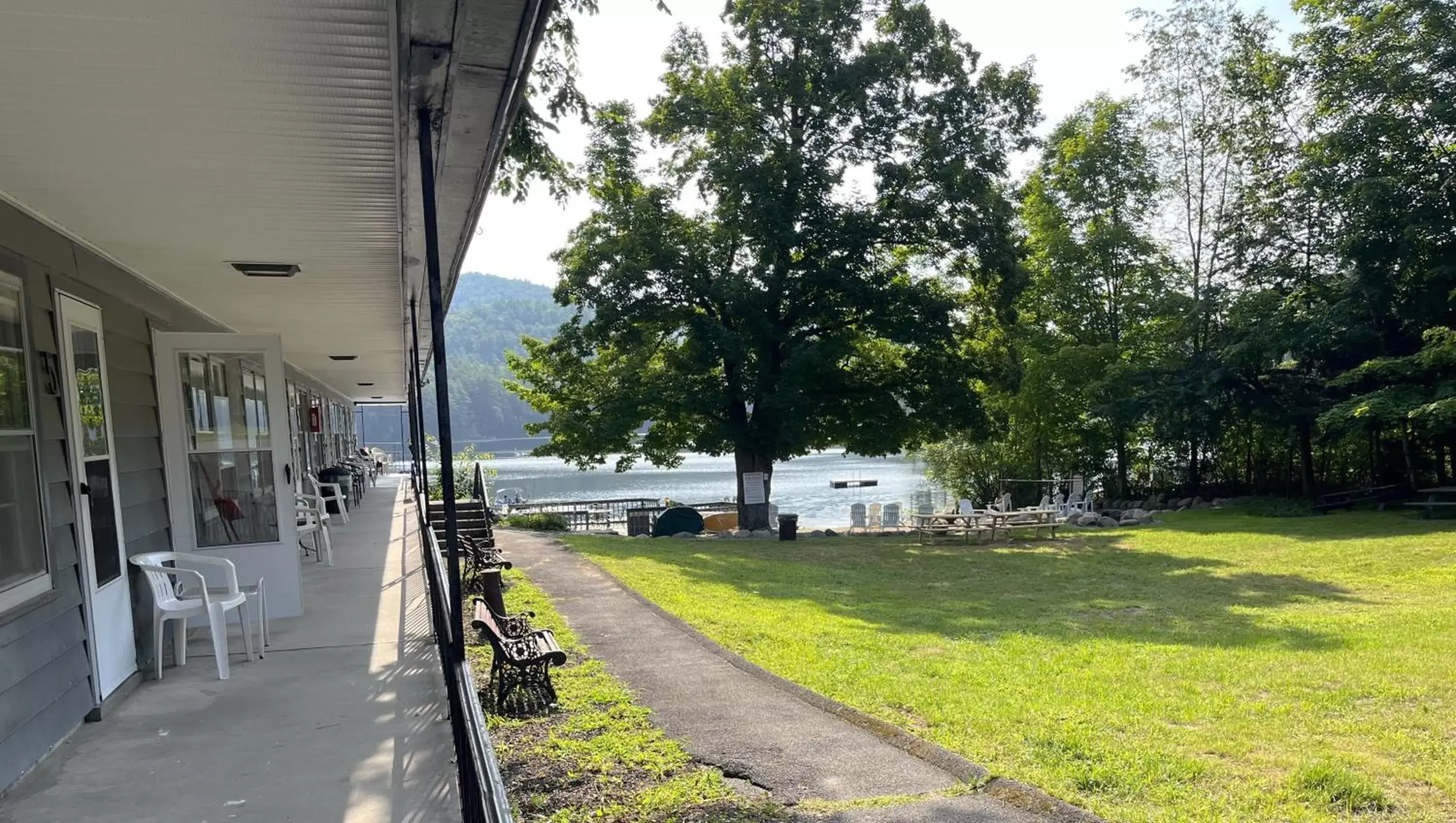 Lake view in Motel Luzerne