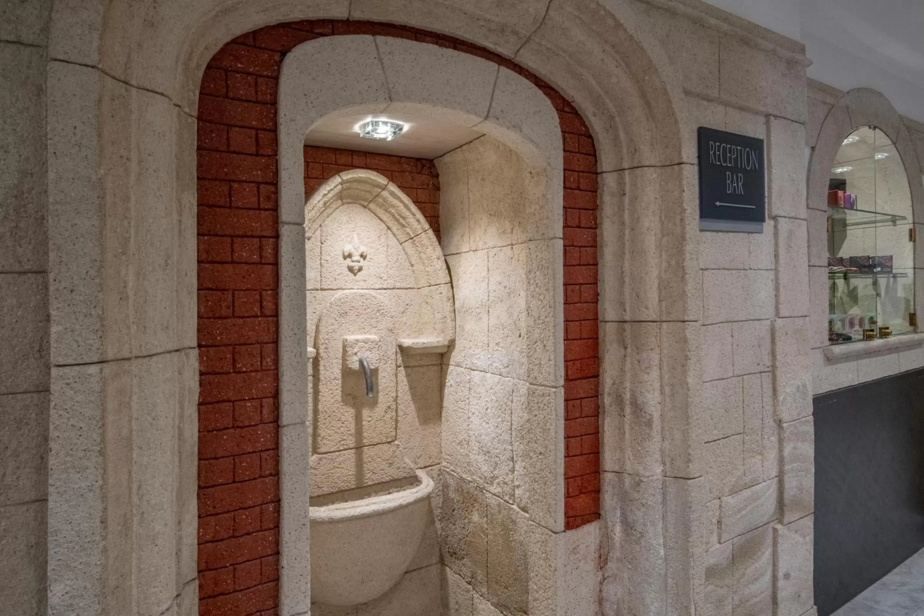 Decorative detail, Bathroom in GOLDEN TULIP CANNES HOTEL de PARIS