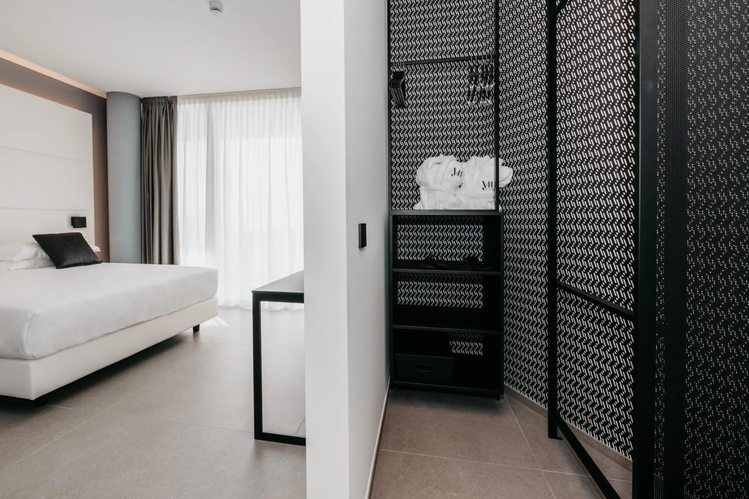 wardrobe, Bed in J44 Lifestyle Hotel