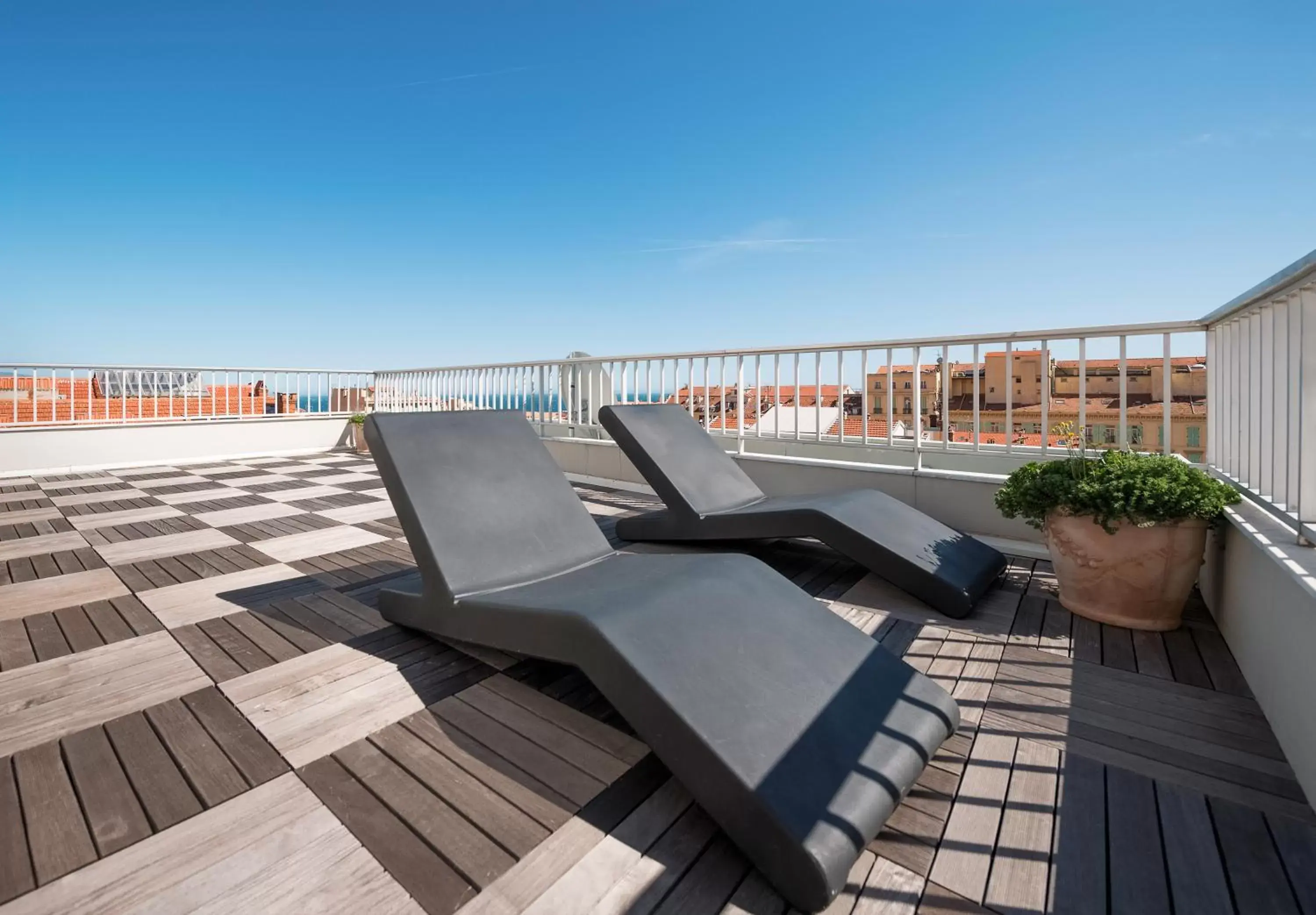 Patio, Balcony/Terrace in Ibis Styles Menton Centre