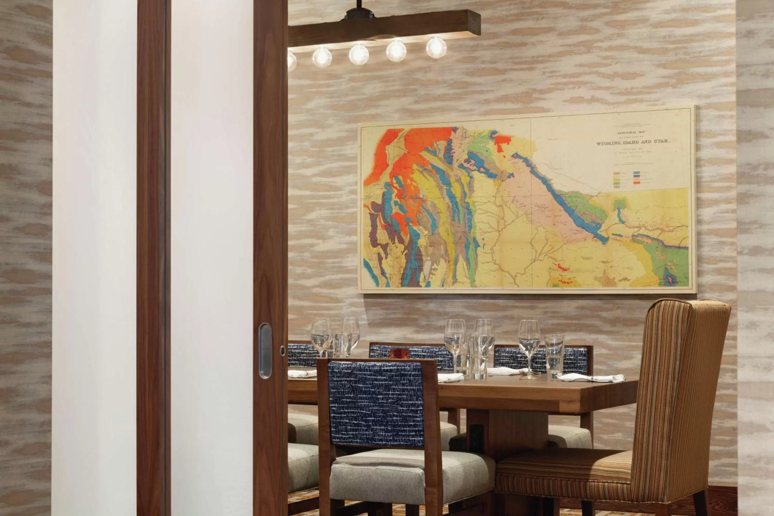 Restaurant/places to eat in Embassy Suites By Hilton South Jordan Salt Lake City