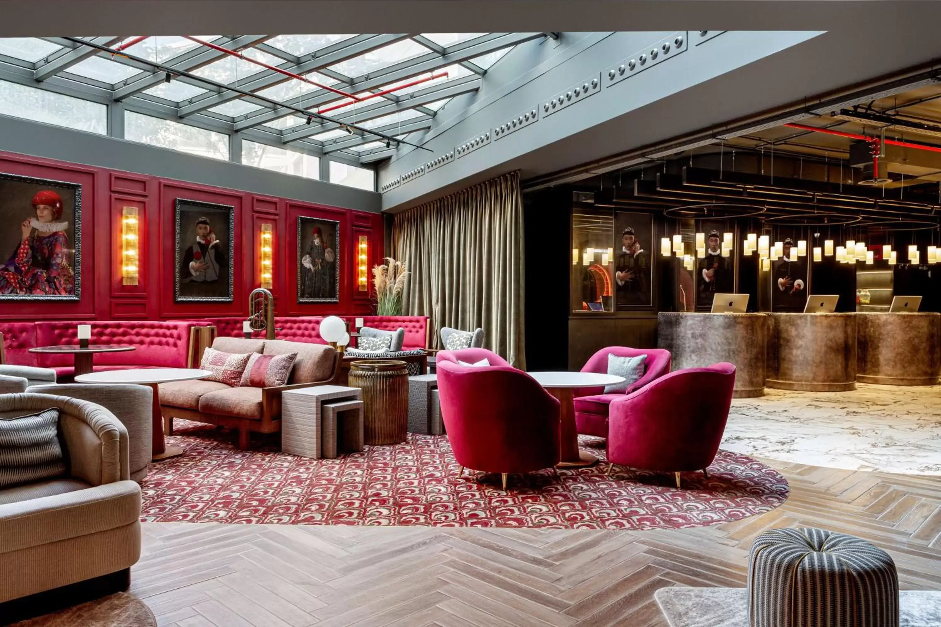 Restaurant/places to eat, Lounge/Bar in Radisson RED Madrid