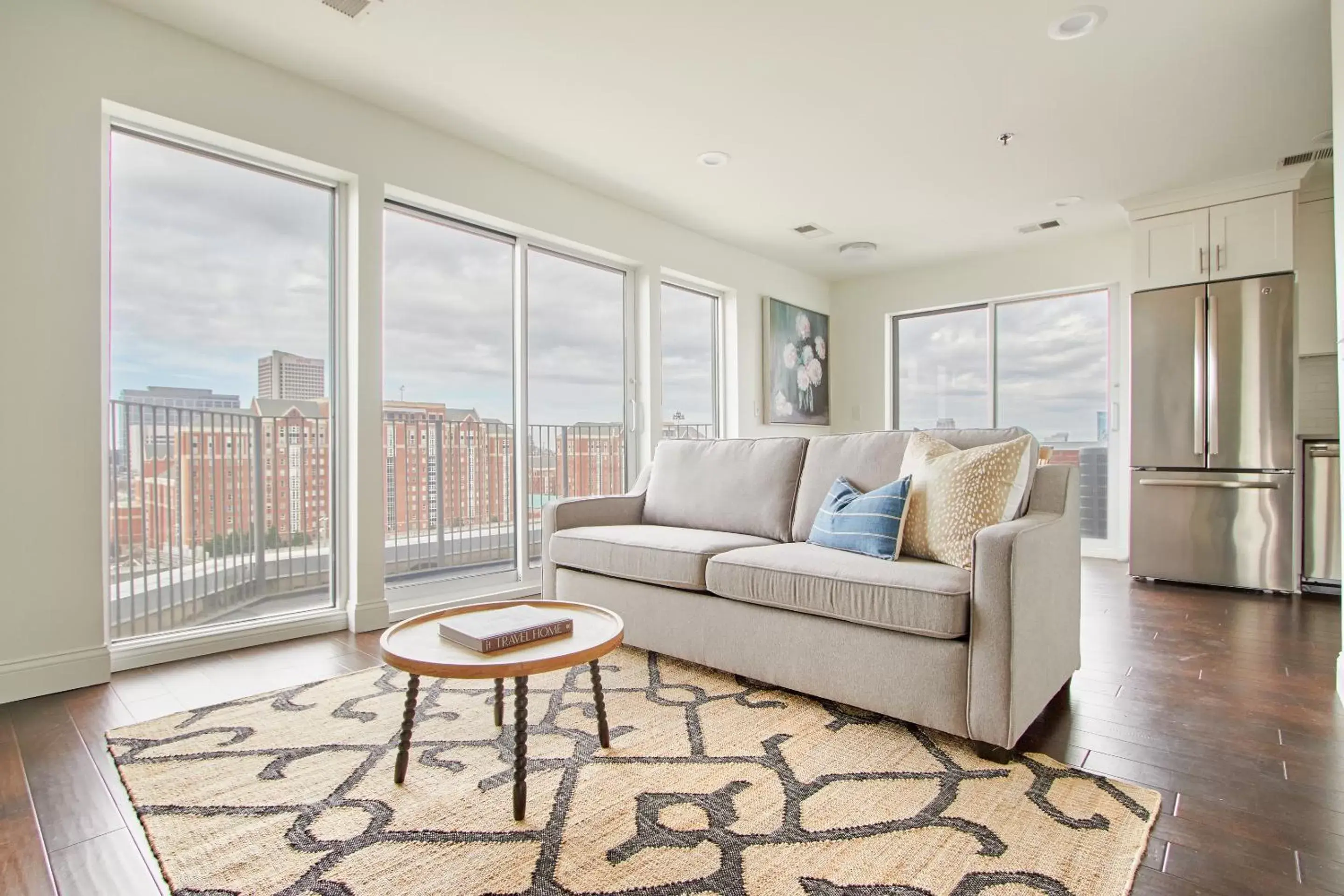 Living room, Seating Area in Sonder Baltimore Place