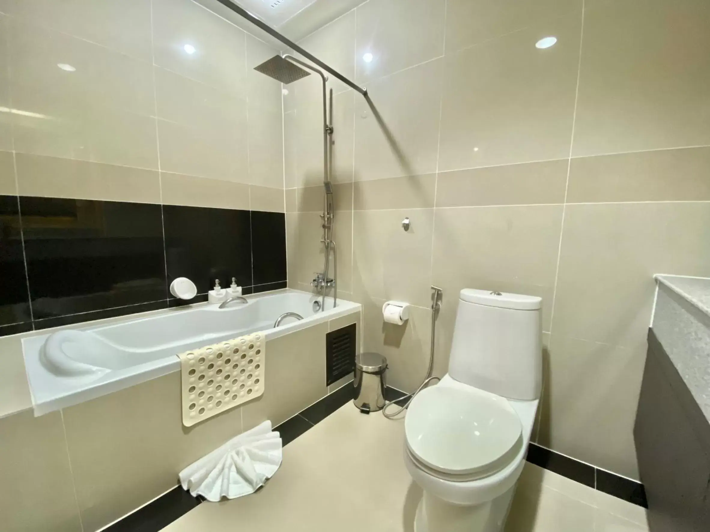 Bathroom in Siamgrand Hotel