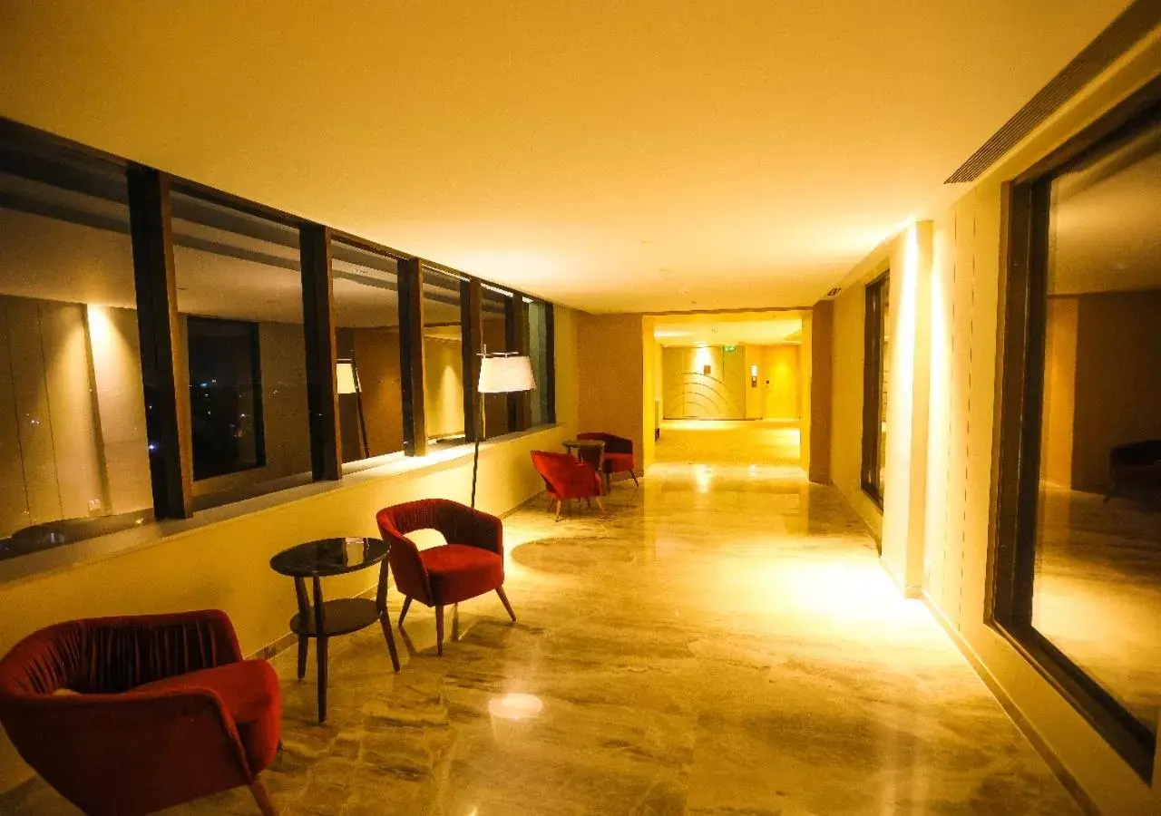 Lobby or reception in Radisson Bhopal