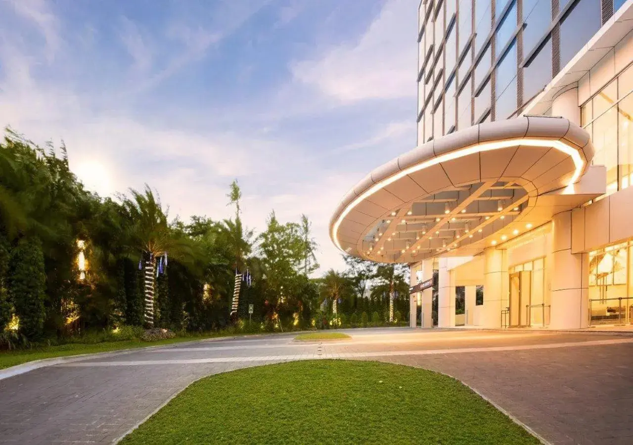 Facade/entrance, Property Building in Oakwood Suites La Maison Jakarta