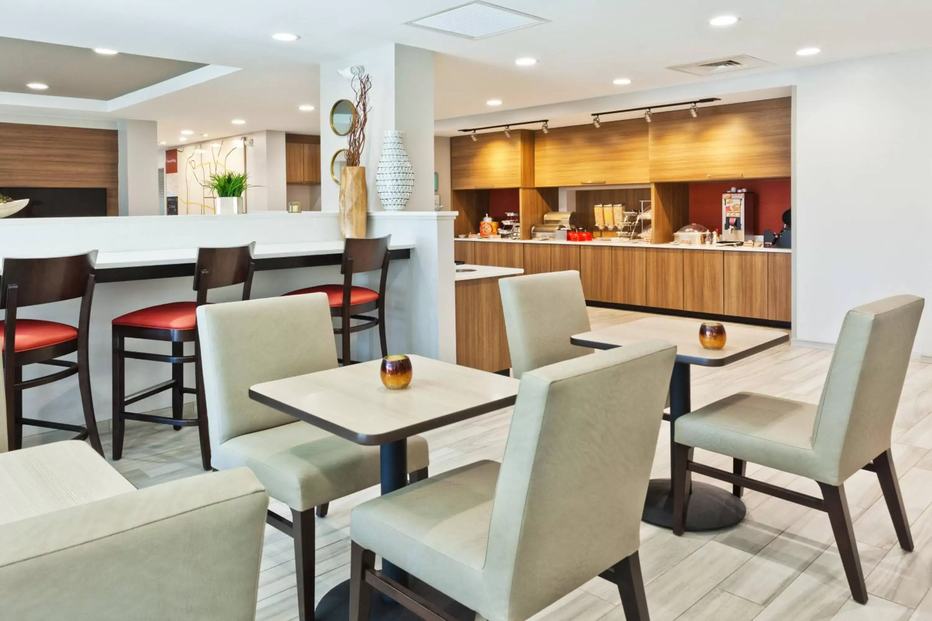 Breakfast, Restaurant/Places to Eat in TownePlace Suites Dothan