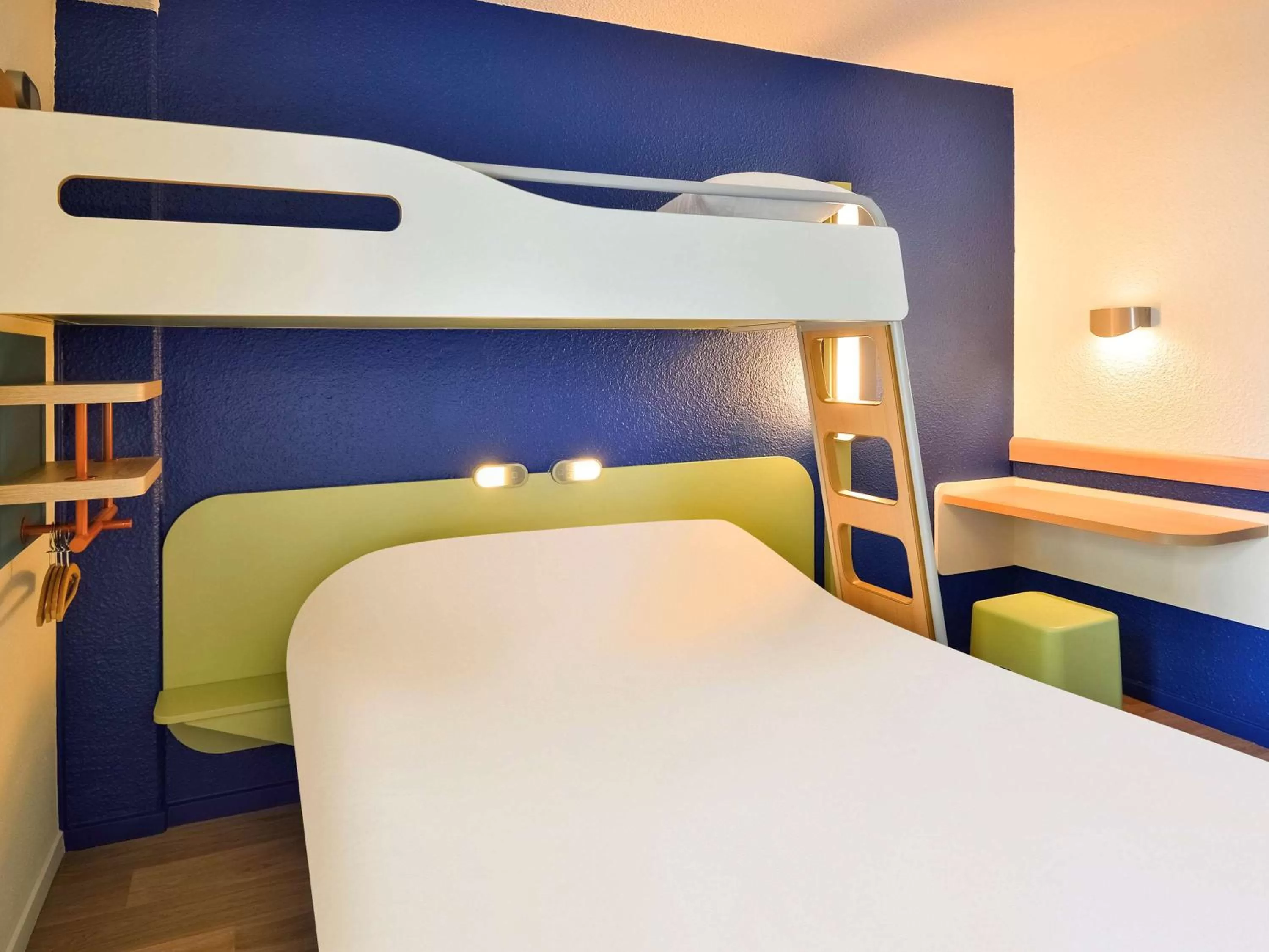 Photo of the whole room, Bed in Ibis budget Chambéry Centre Ville