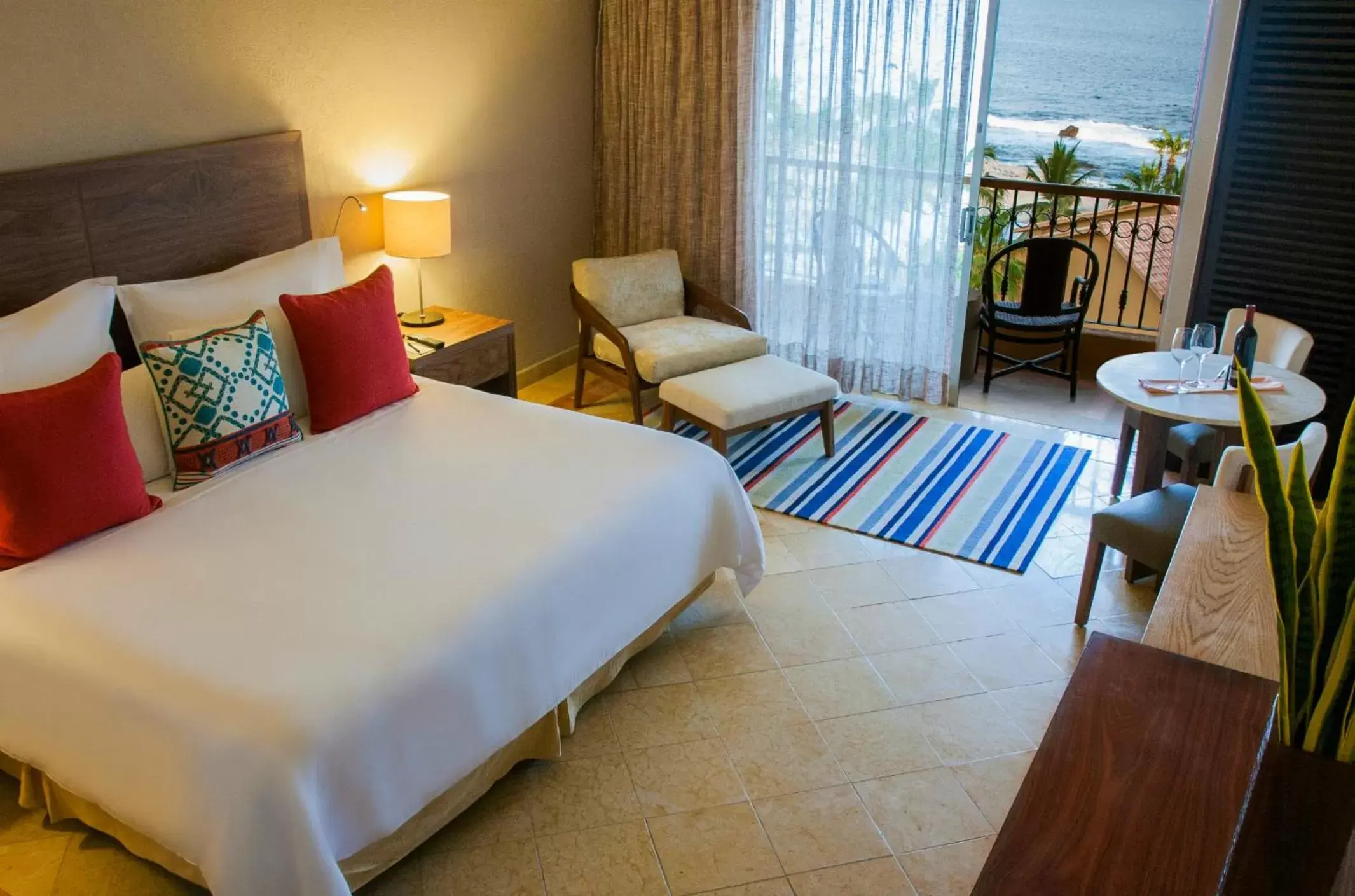 Bed in Grand Fiesta Americana Los Cabos All Inclusive Golf & Spa