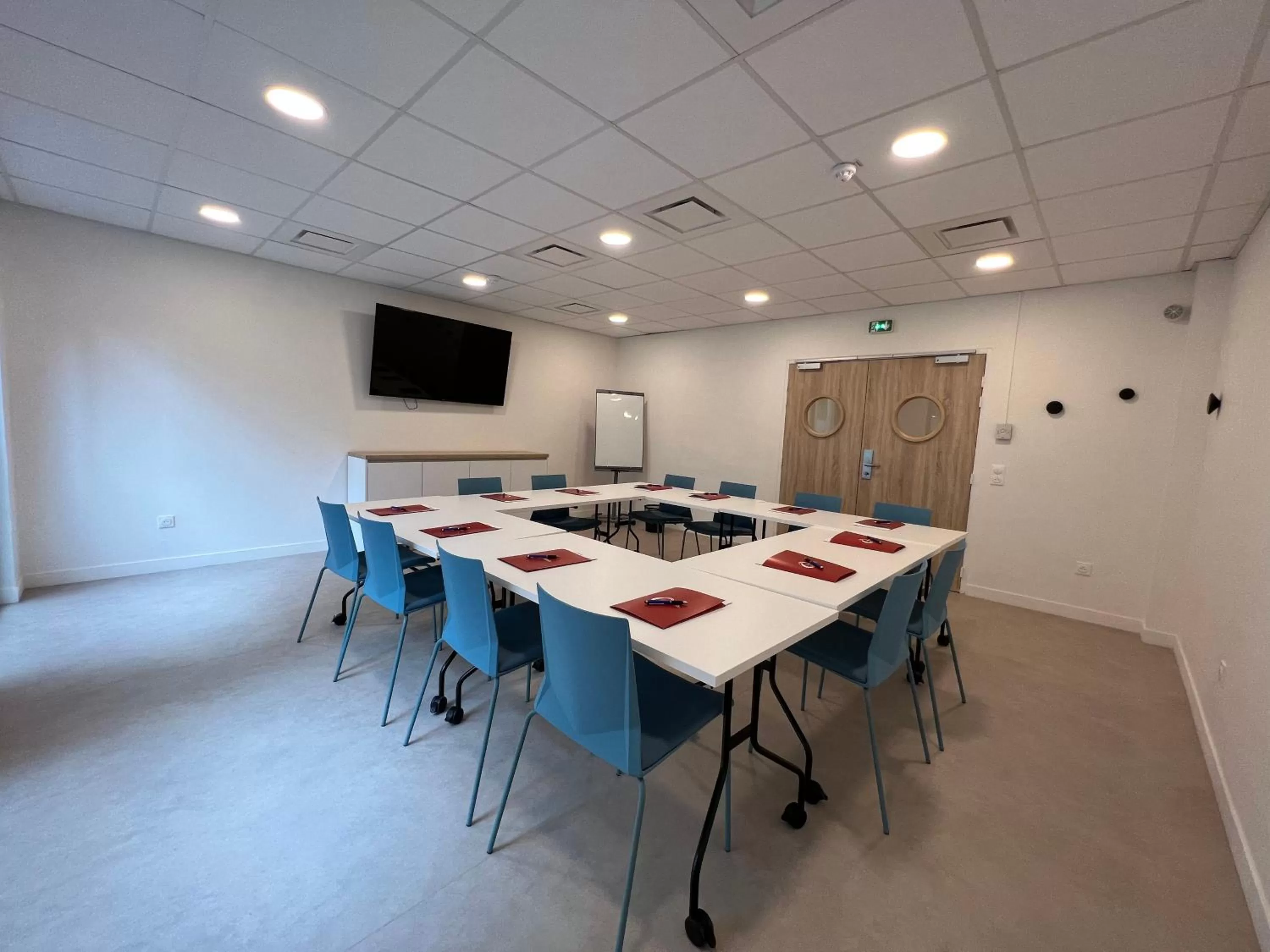 Business facilities in The Originals Résidence Le Monde Paris Ivry Confluence