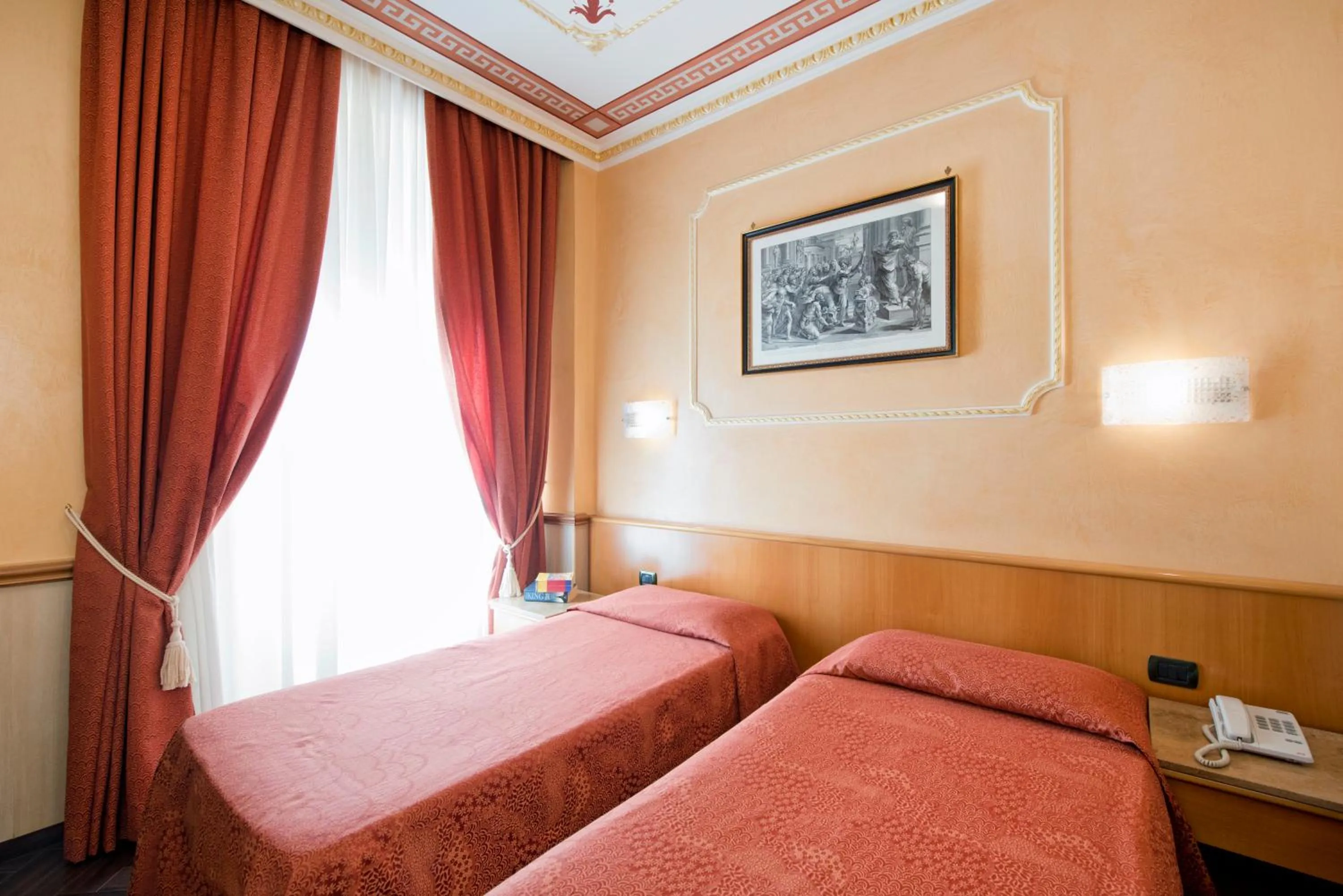 Photo of the whole room, Bed in Hotel Marco Polo Rome