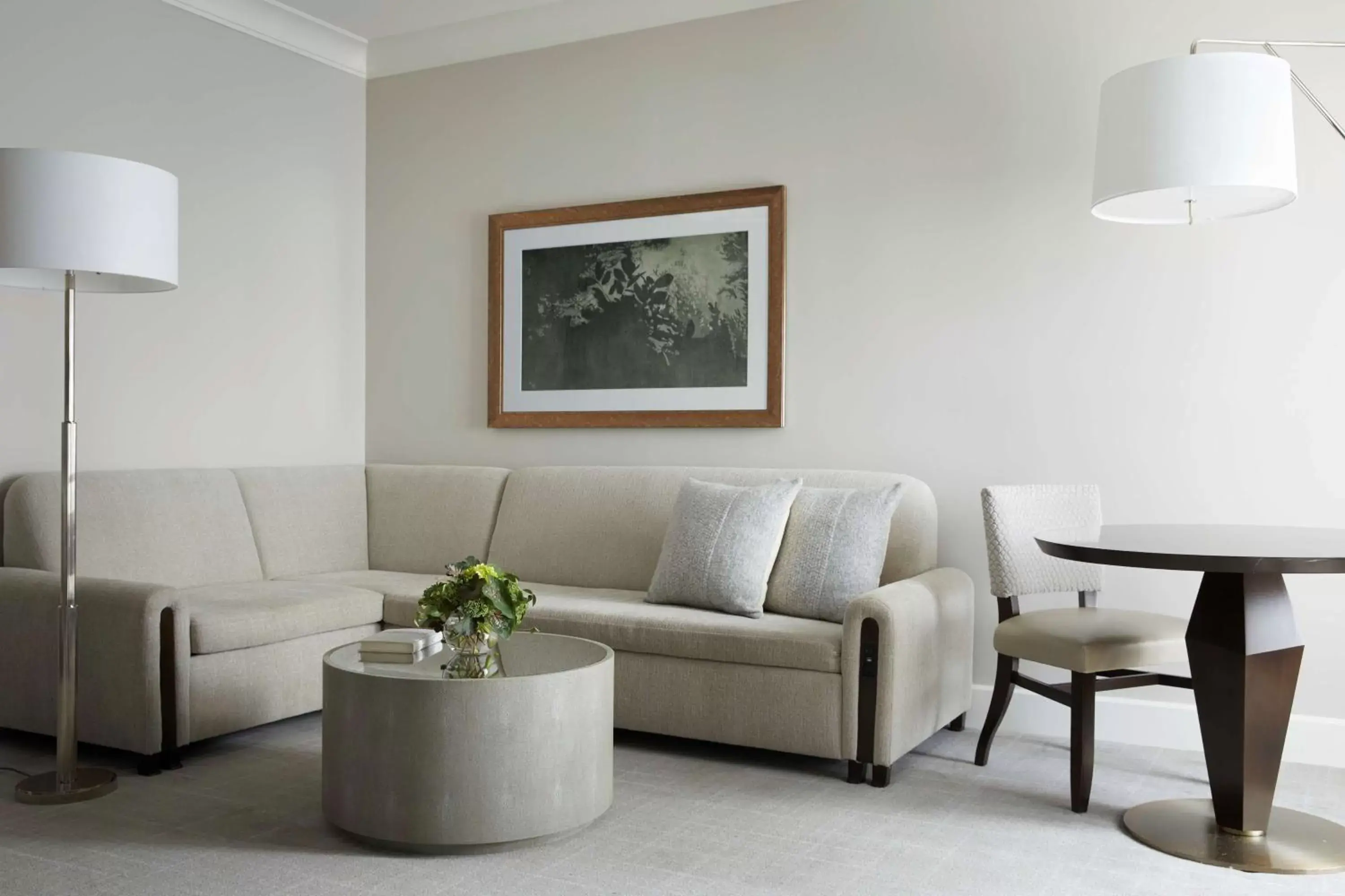 Living room, Seating Area in Waldorf Astoria Atlanta Buckhead