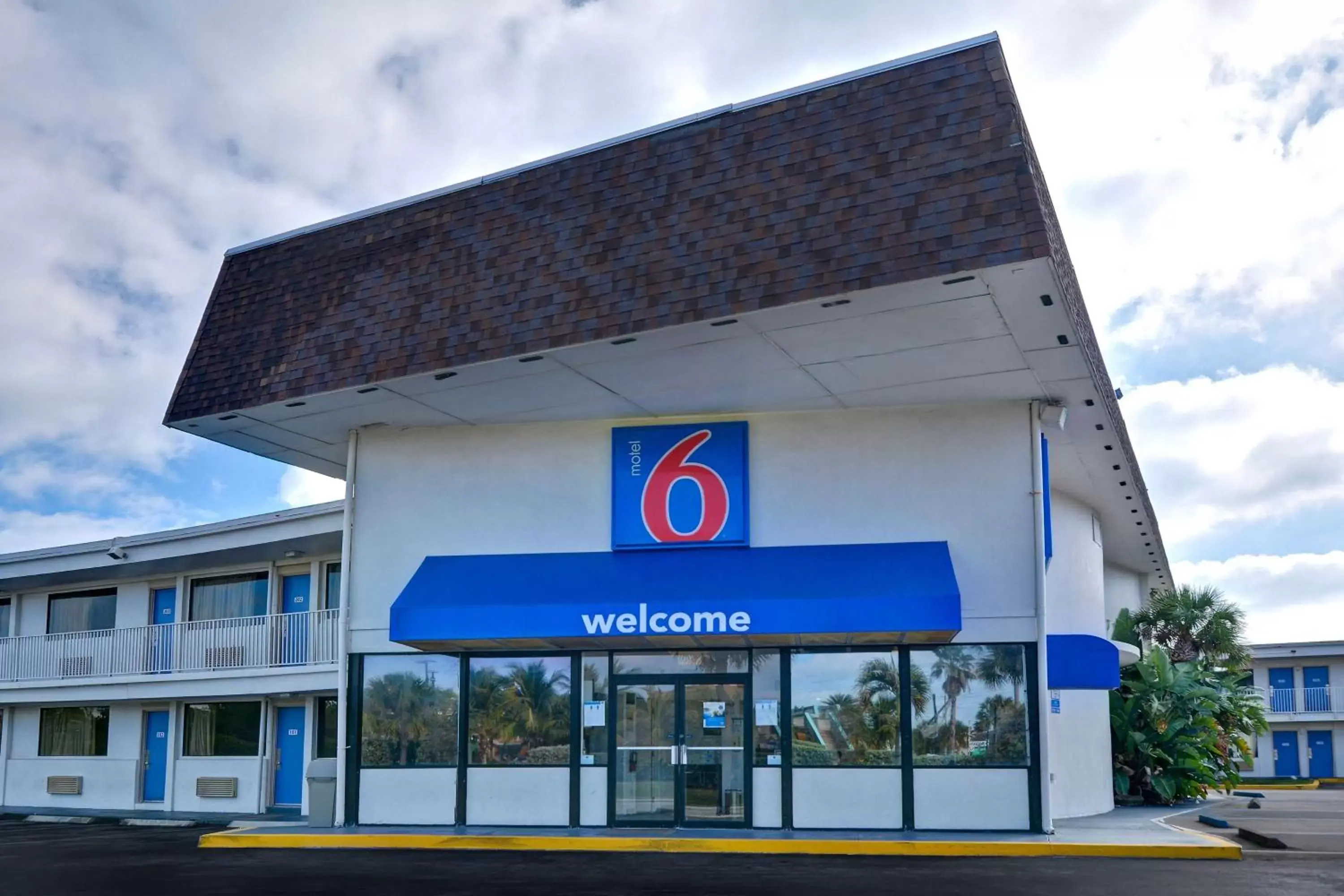 Property building in Motel 6-Cocoa Beach, FL