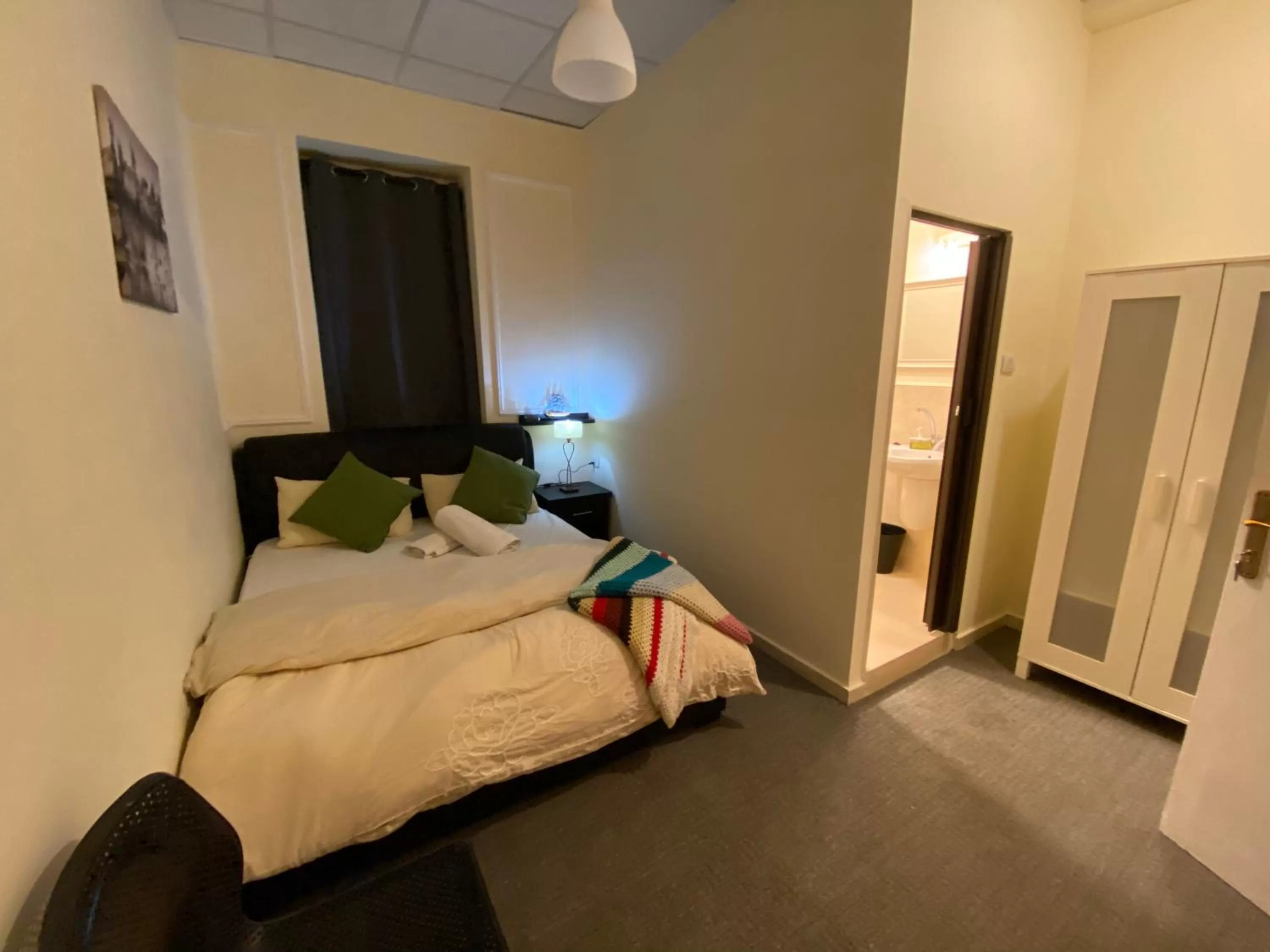 Photo of the whole room, Bed in City Citadel Hotel,Amman