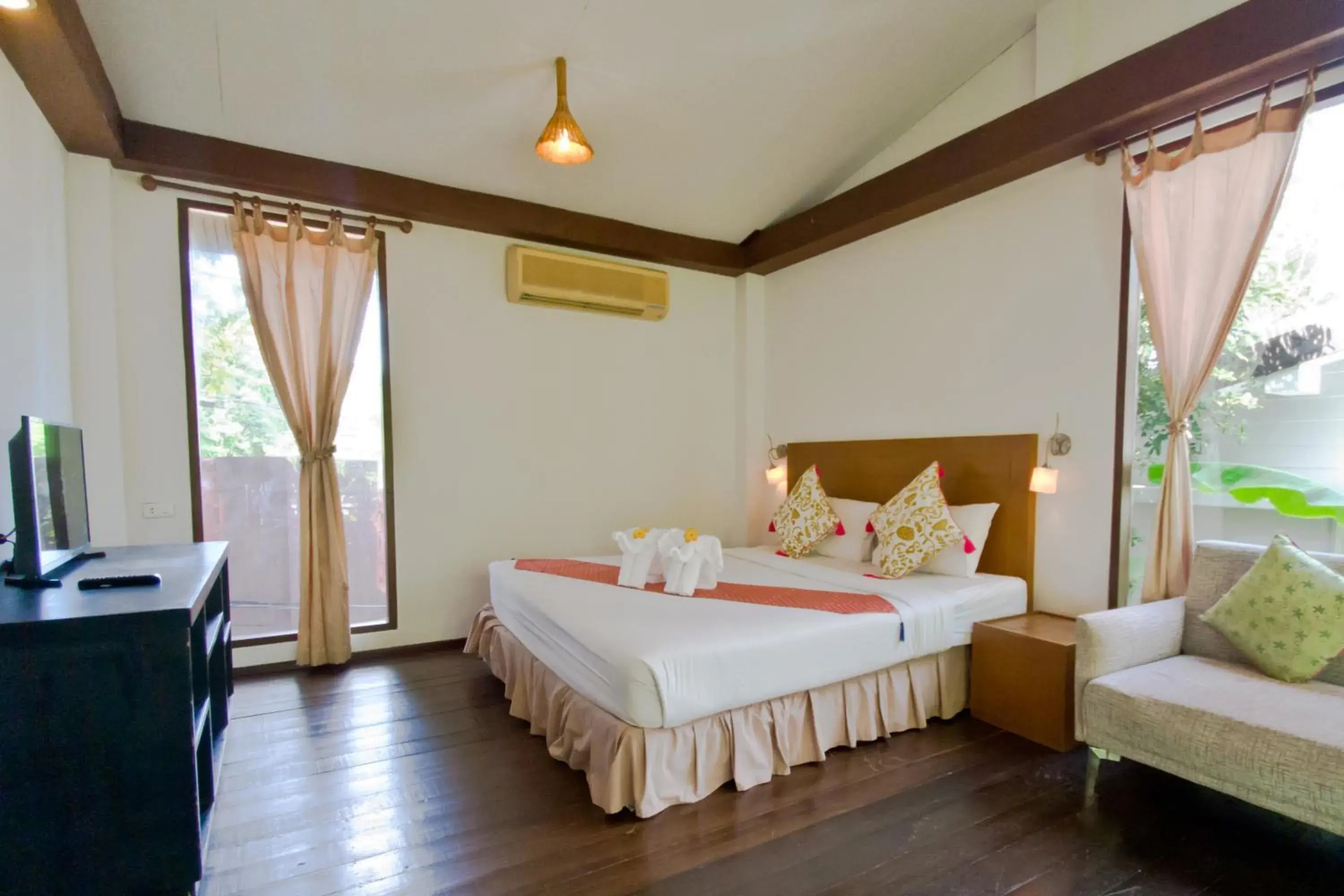 Bed in Sasitara Residence