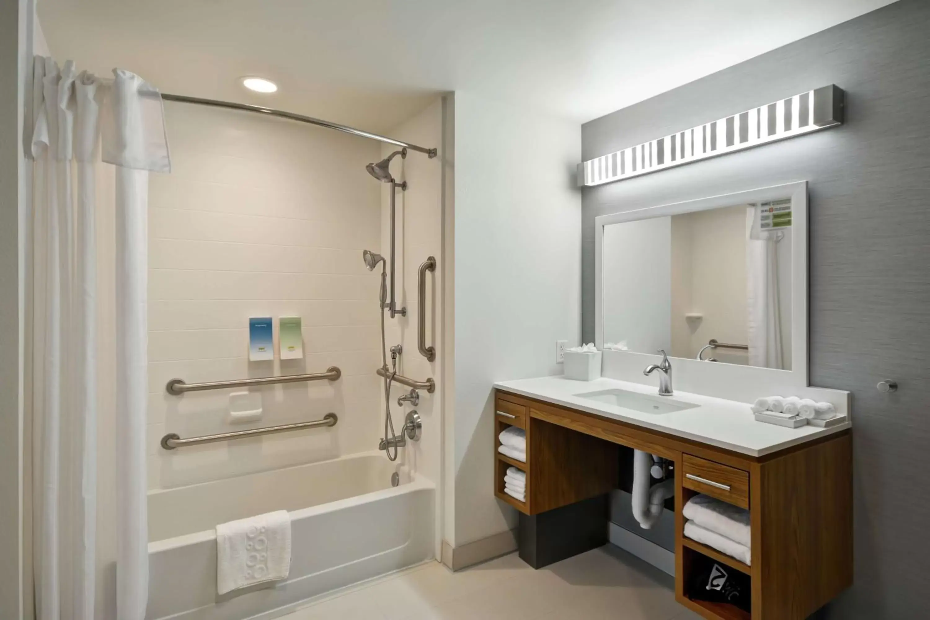 Bathroom in Home2 Suites By Hilton Minneapolis-Eden Prairie