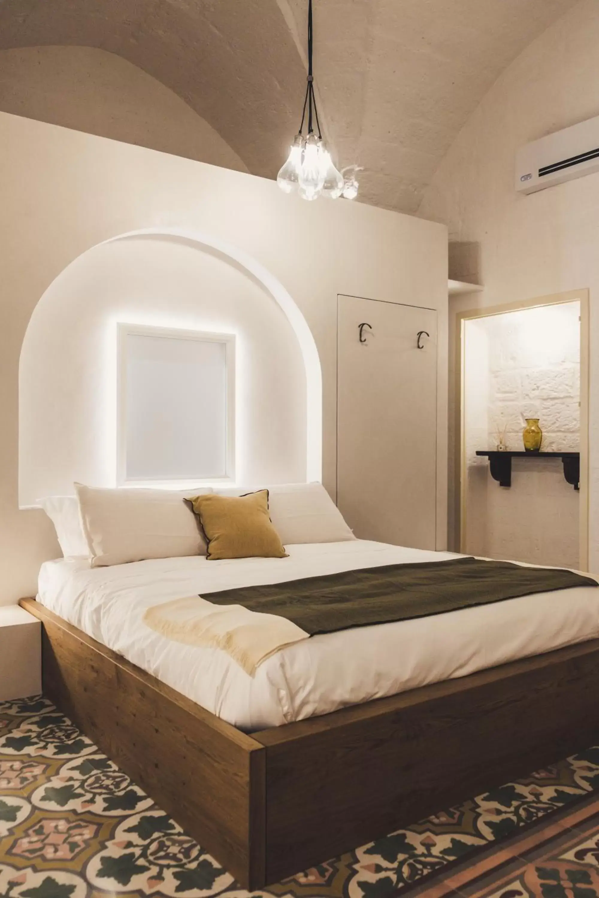 air conditioner, Bed in AL PALAZZO La Dimora by Apulia Hospitality