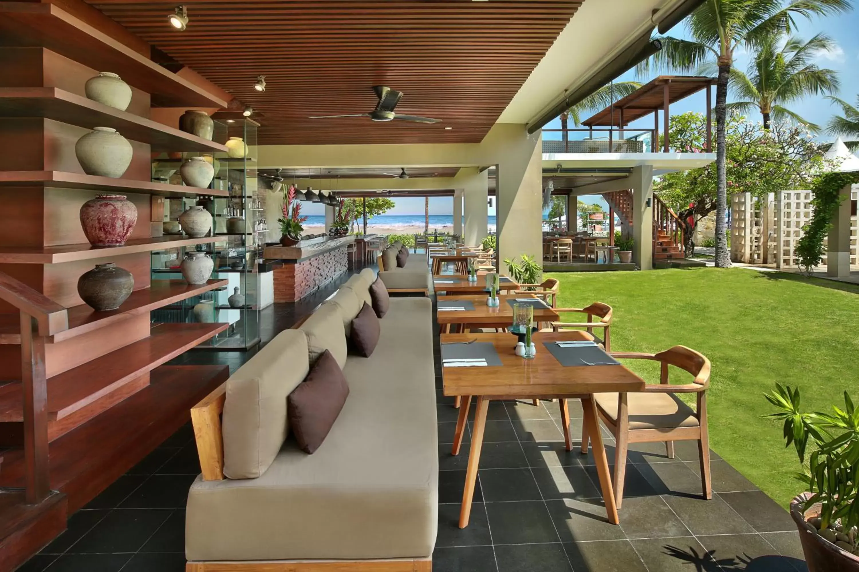 Restaurant/Places to Eat in Bali Niksoma Boutique Beach Resort