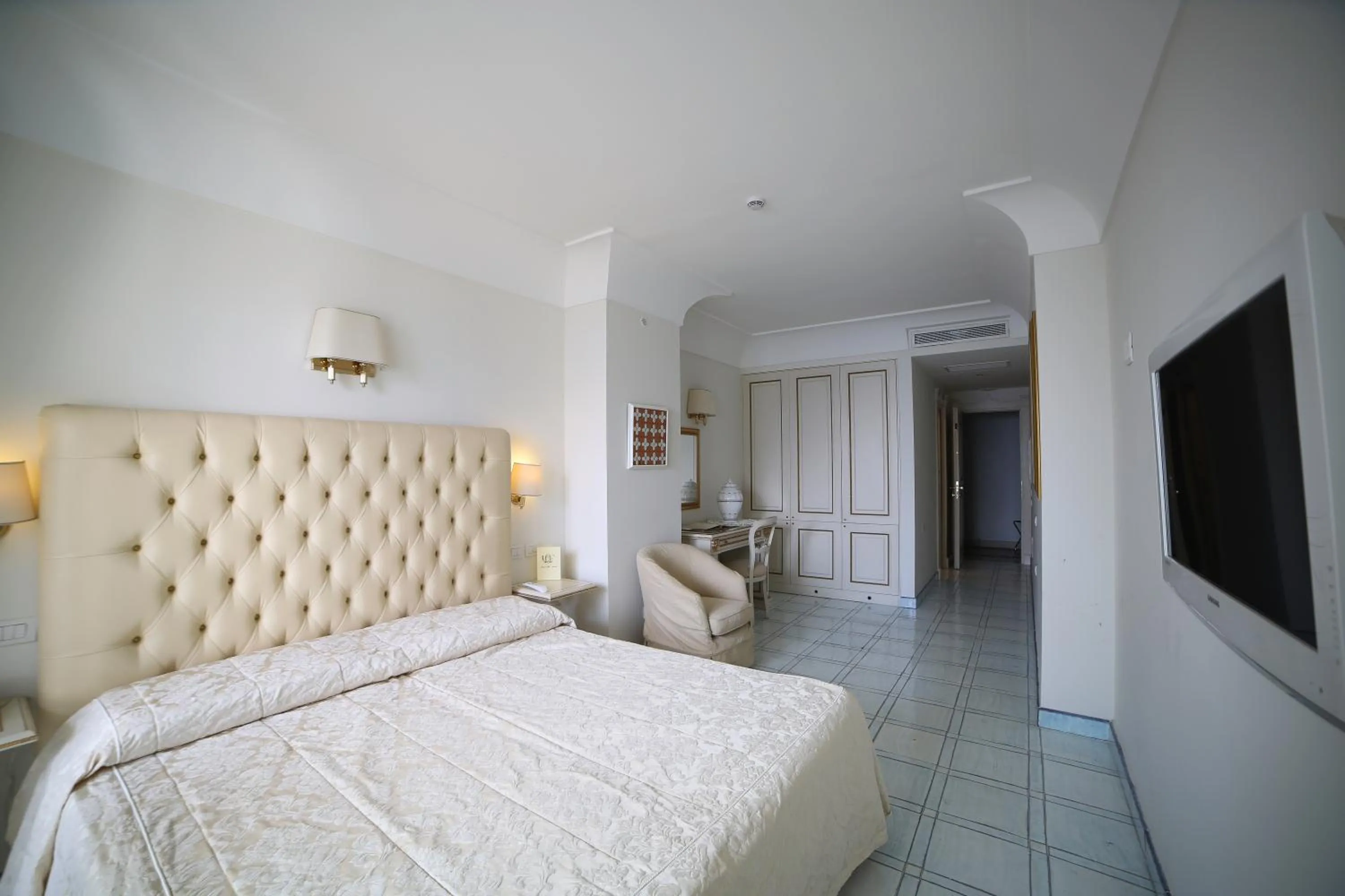 Bed in Hotel Villa Fraulo