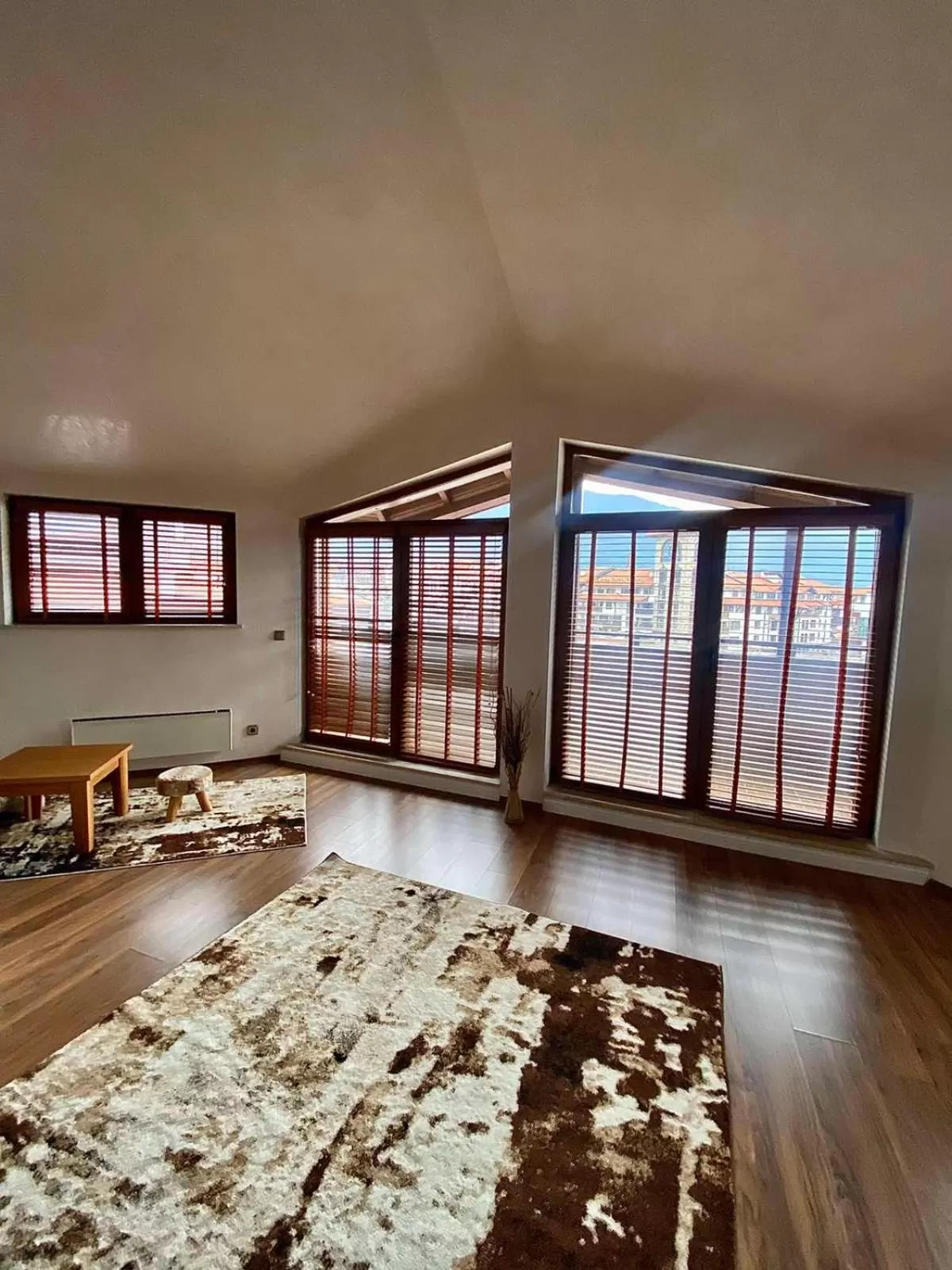 Photo of the whole room, Bed in Vihren Royal Palace