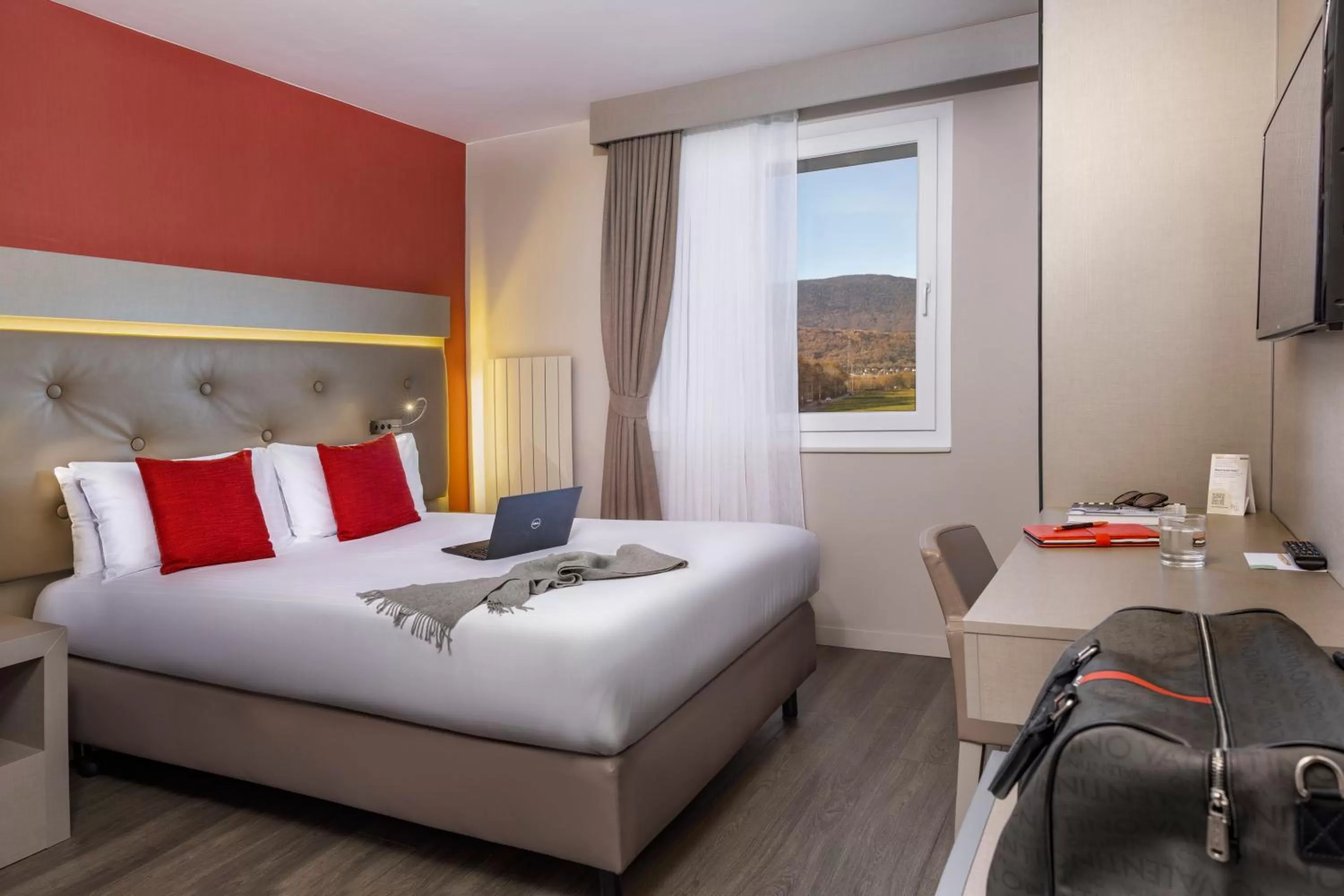 Bedroom, Bed in Everness Hotel & Resort