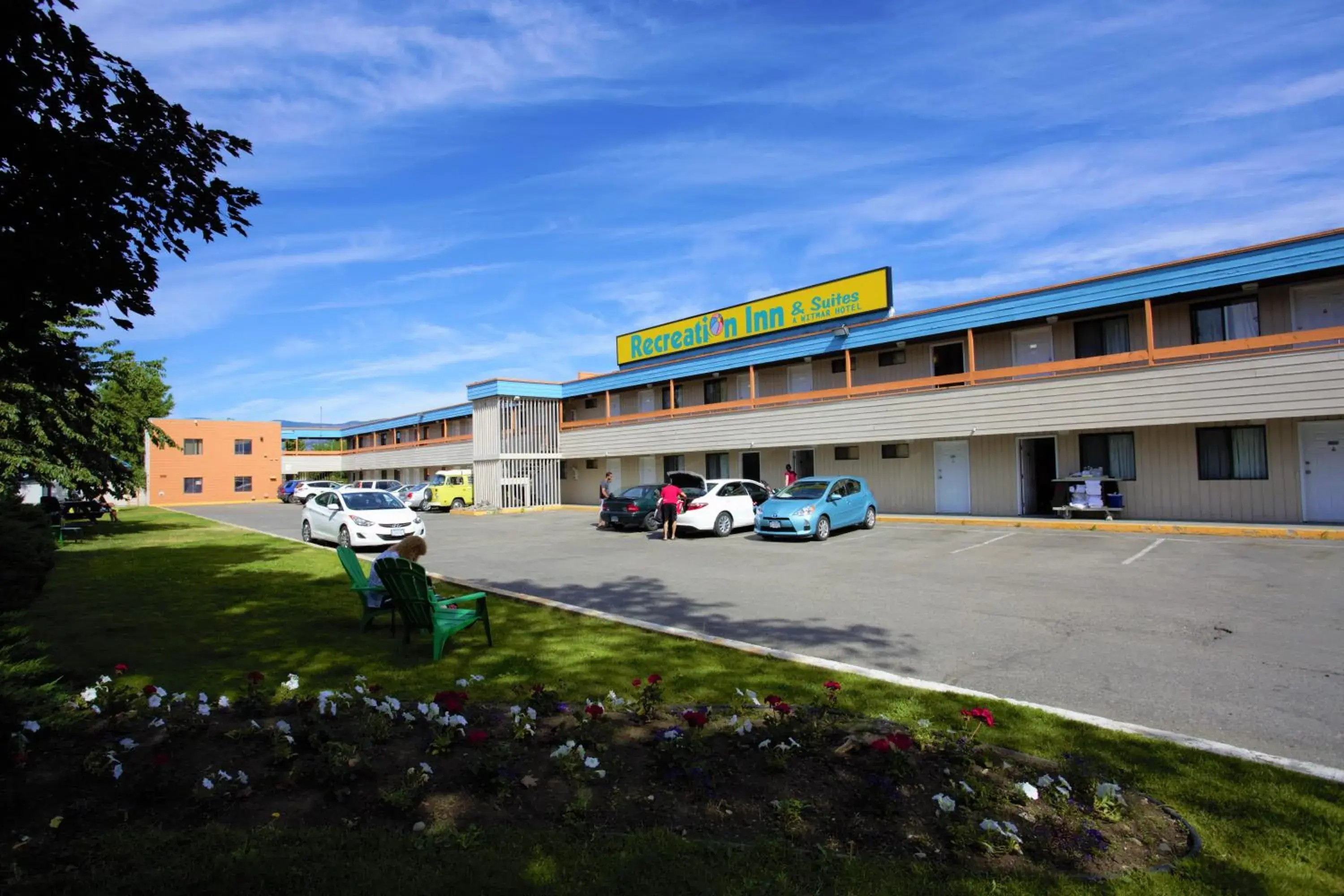 Garden, Property Building in Recreation Inn and Suites