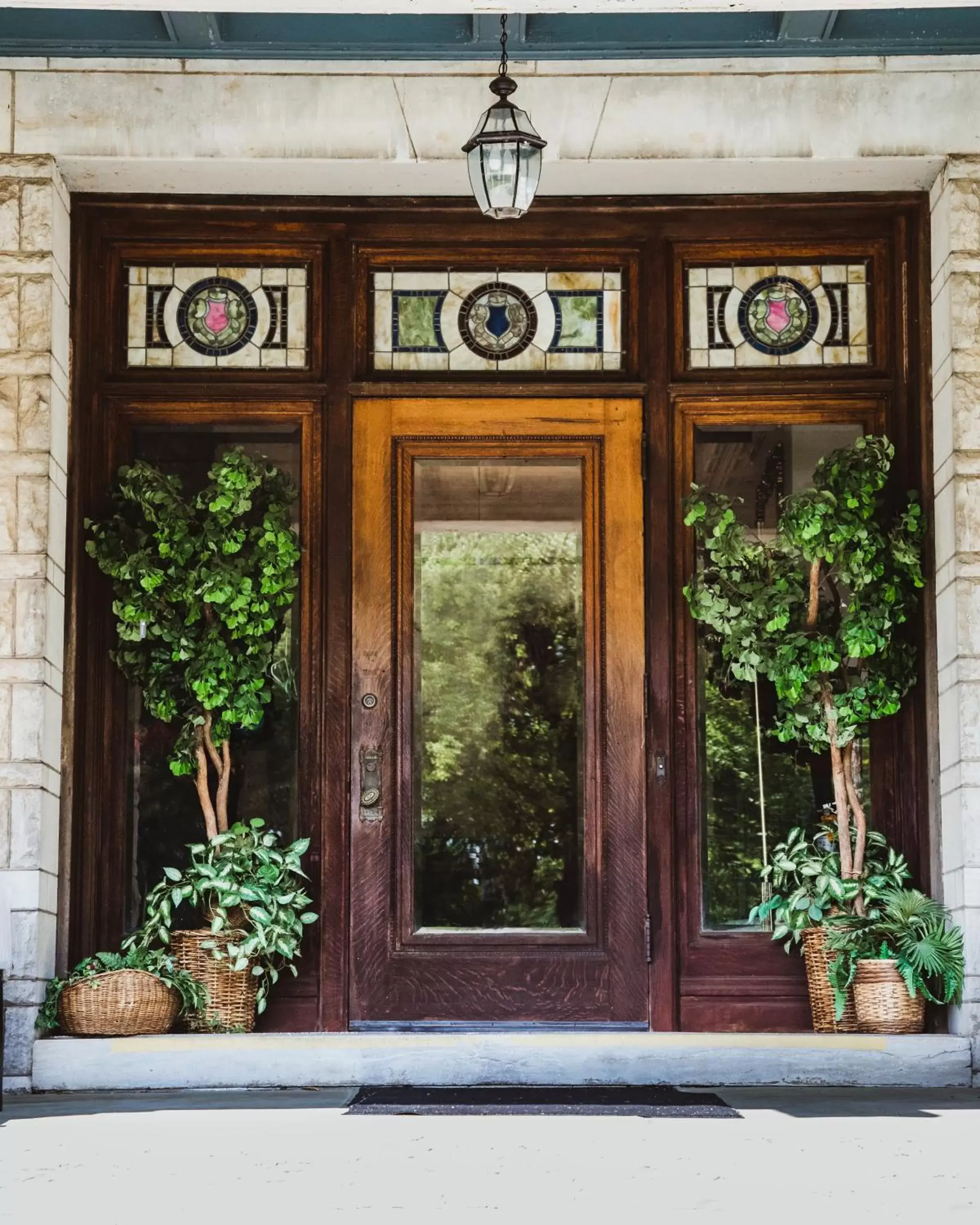 Facade/entrance in The Mansion at Elfindale