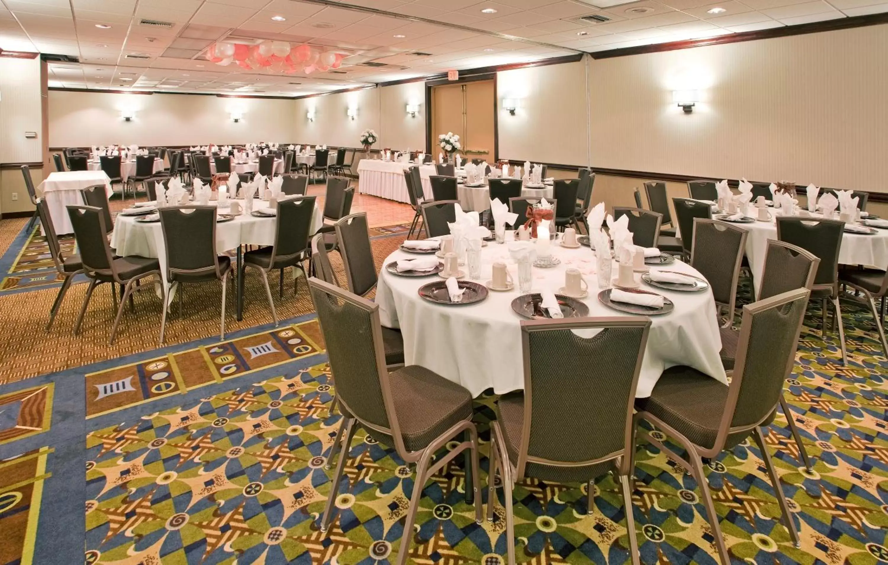 Banquet/Function facilities, Restaurant/Places to Eat in Wingate by Wyndham Kansas City