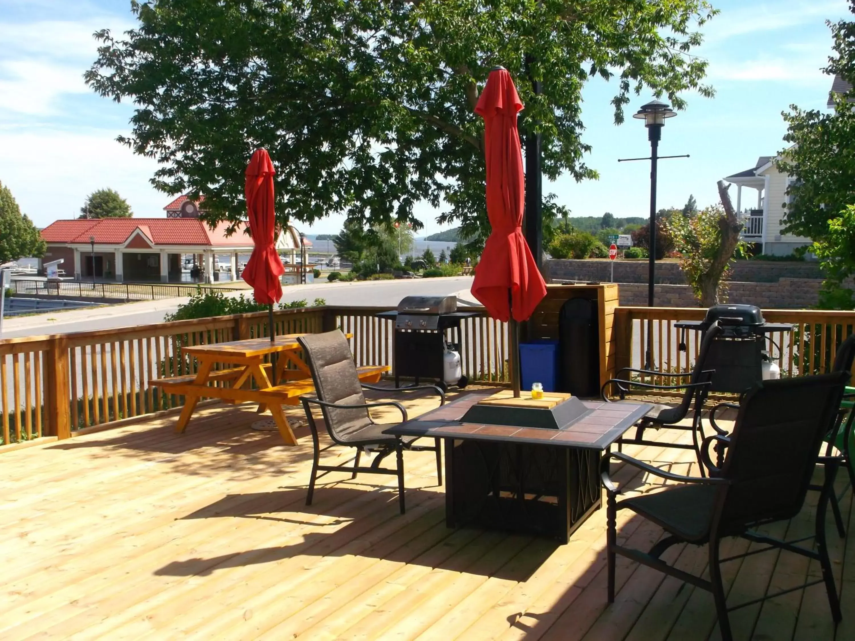 Patio, Patio/Outdoor Area in Haileybury Beach Motel