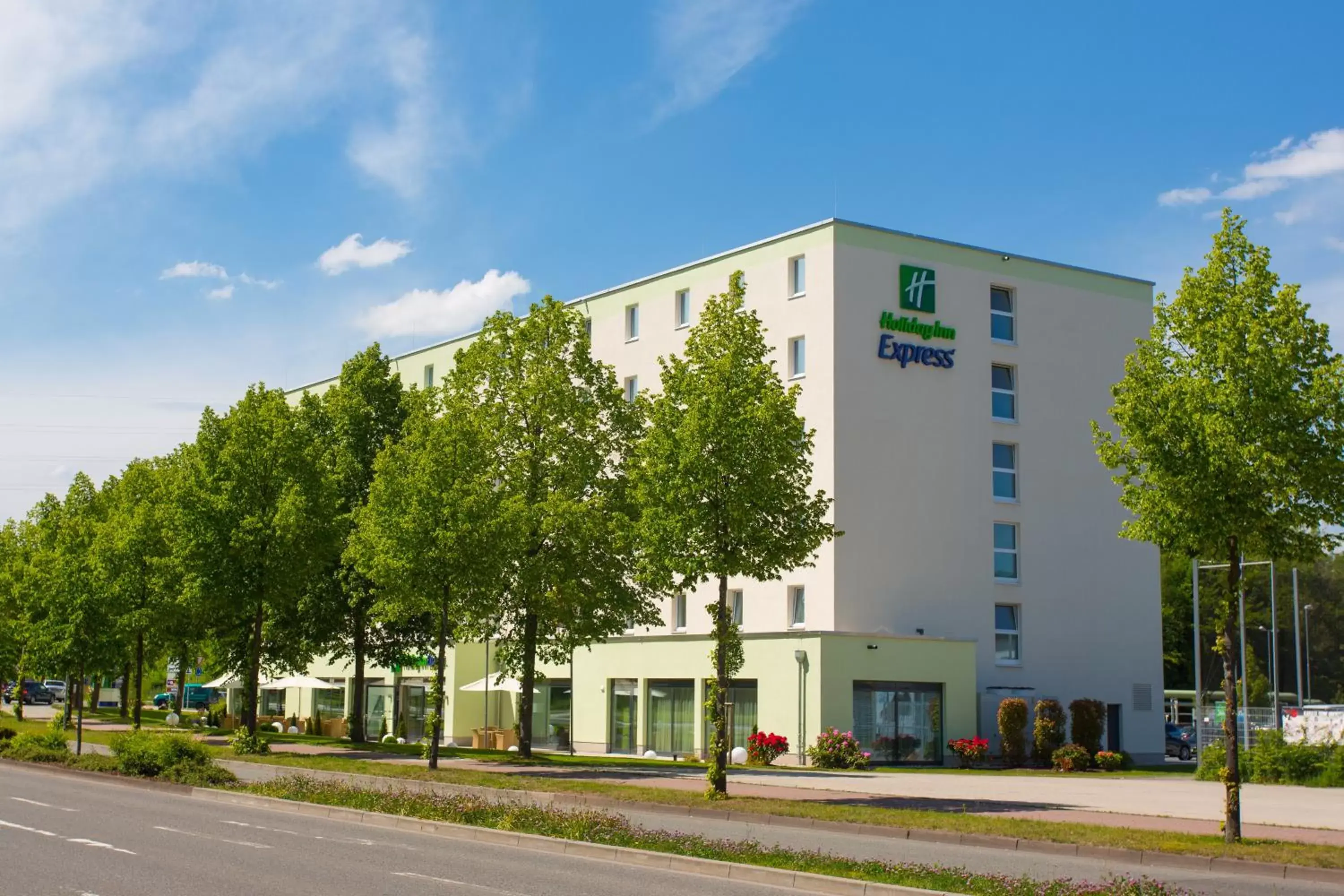 Property Building in Holiday Inn Express Neunkirchen, an IHG Hotel