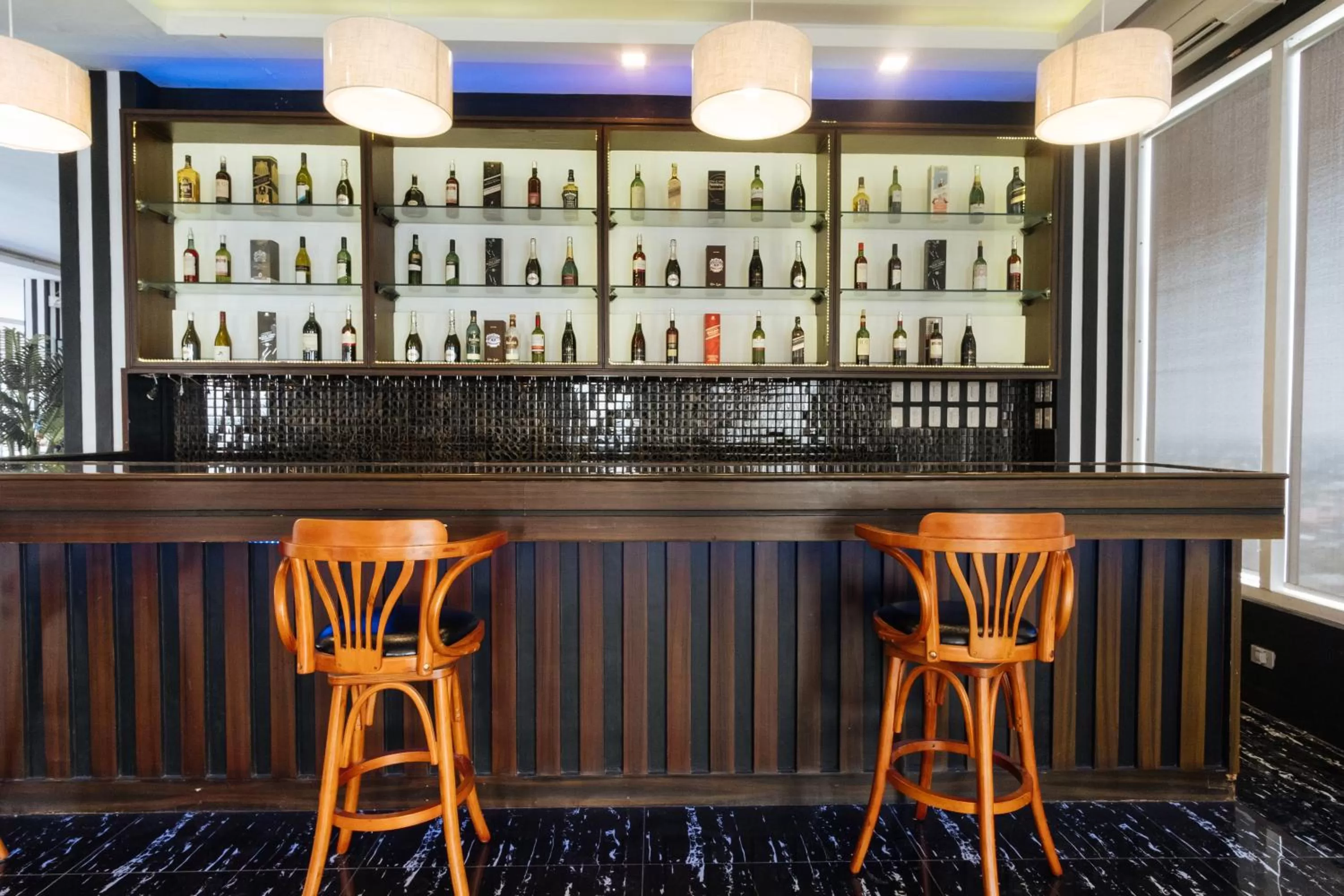 Lounge or bar in Northpointe Residences