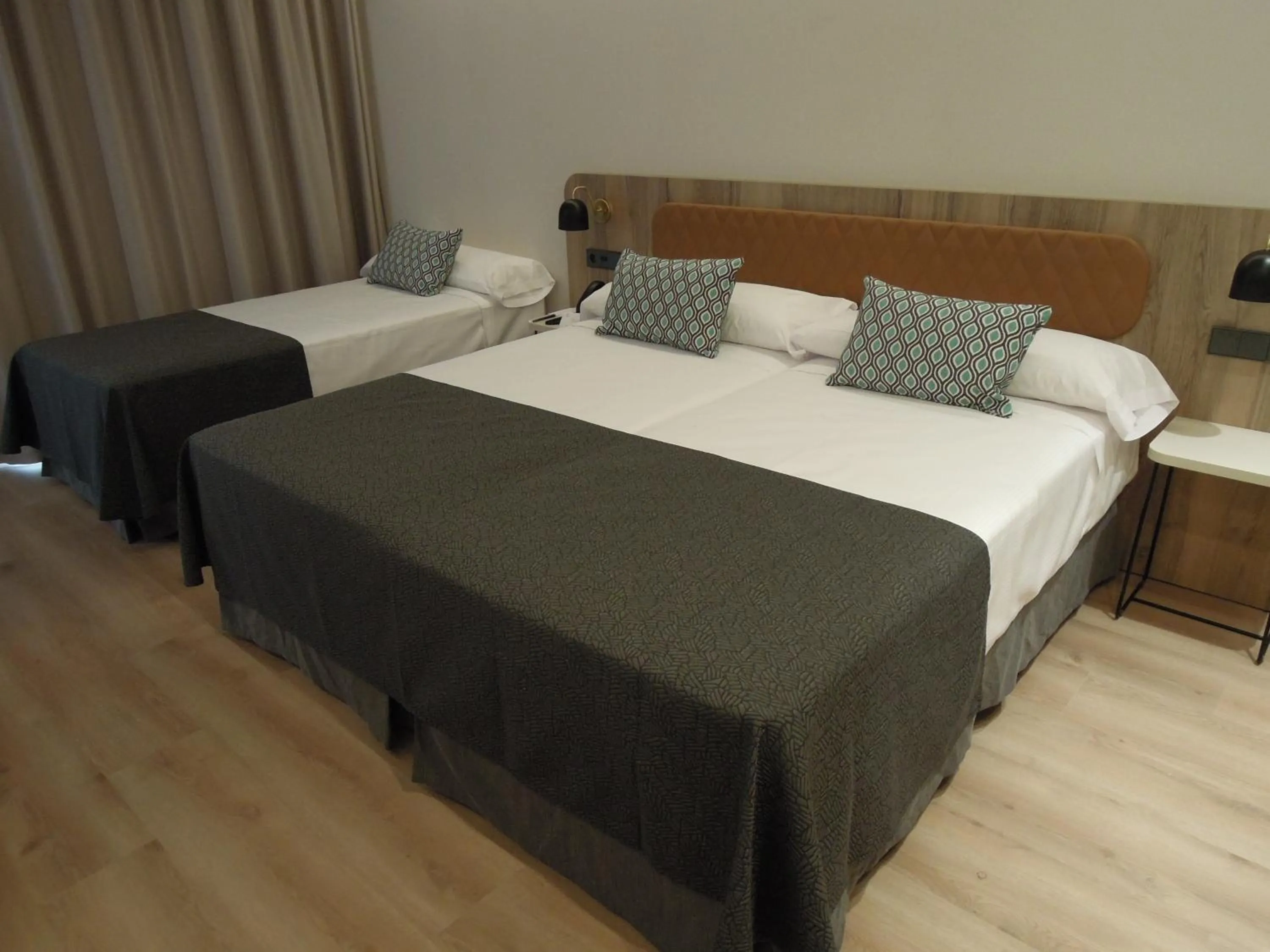 Photo of the whole room, Bed in Hotel Presidente 4 sup